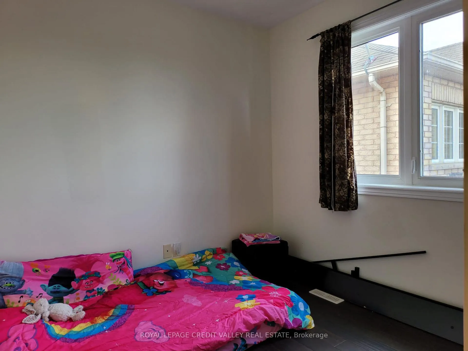 Photo 21 of 38 Brahm Court, Vaughan, Vellore Village — HOMEH