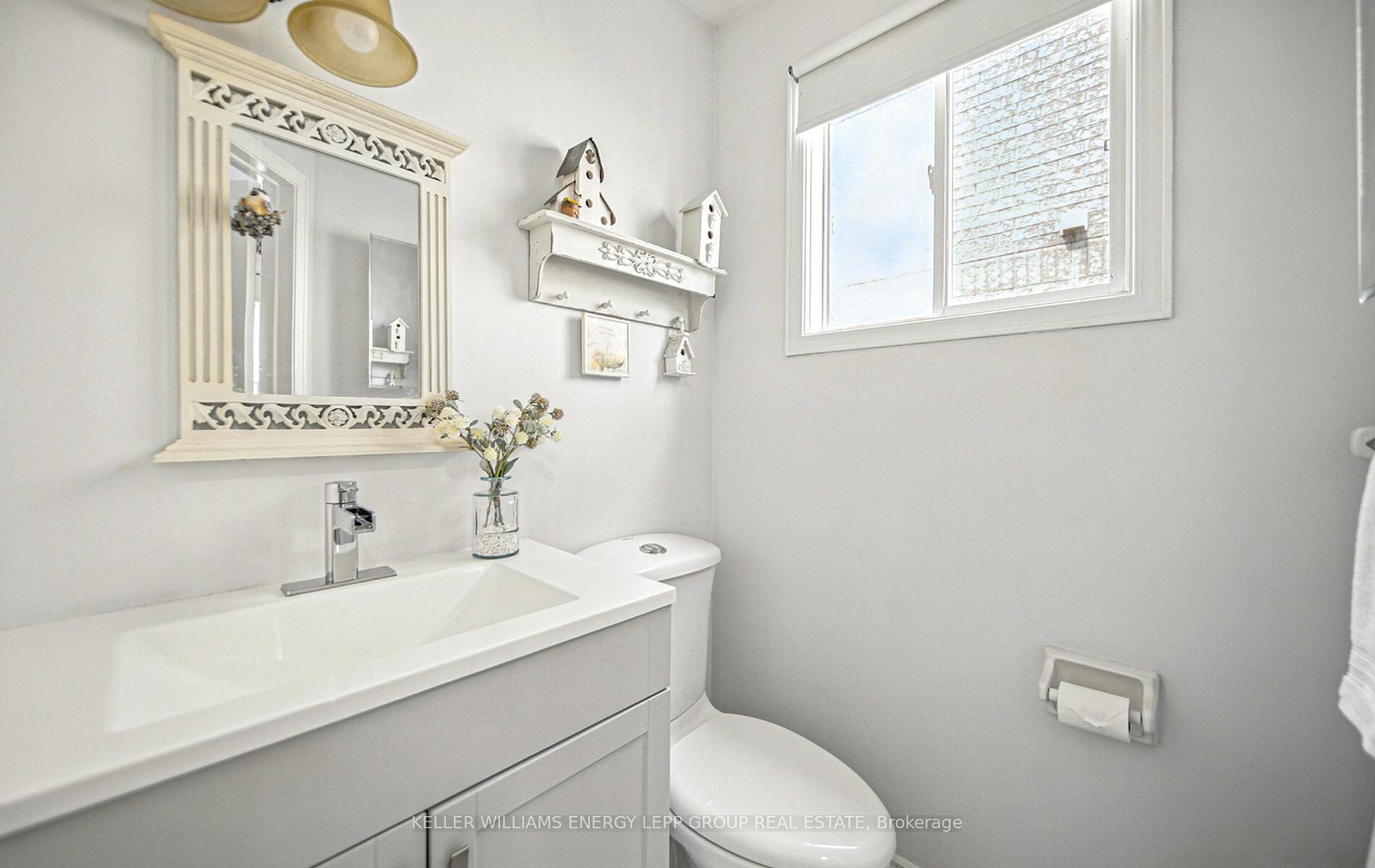 Photo 5 of 85 Short Crescent, Clarington, Courtice — HOMEH