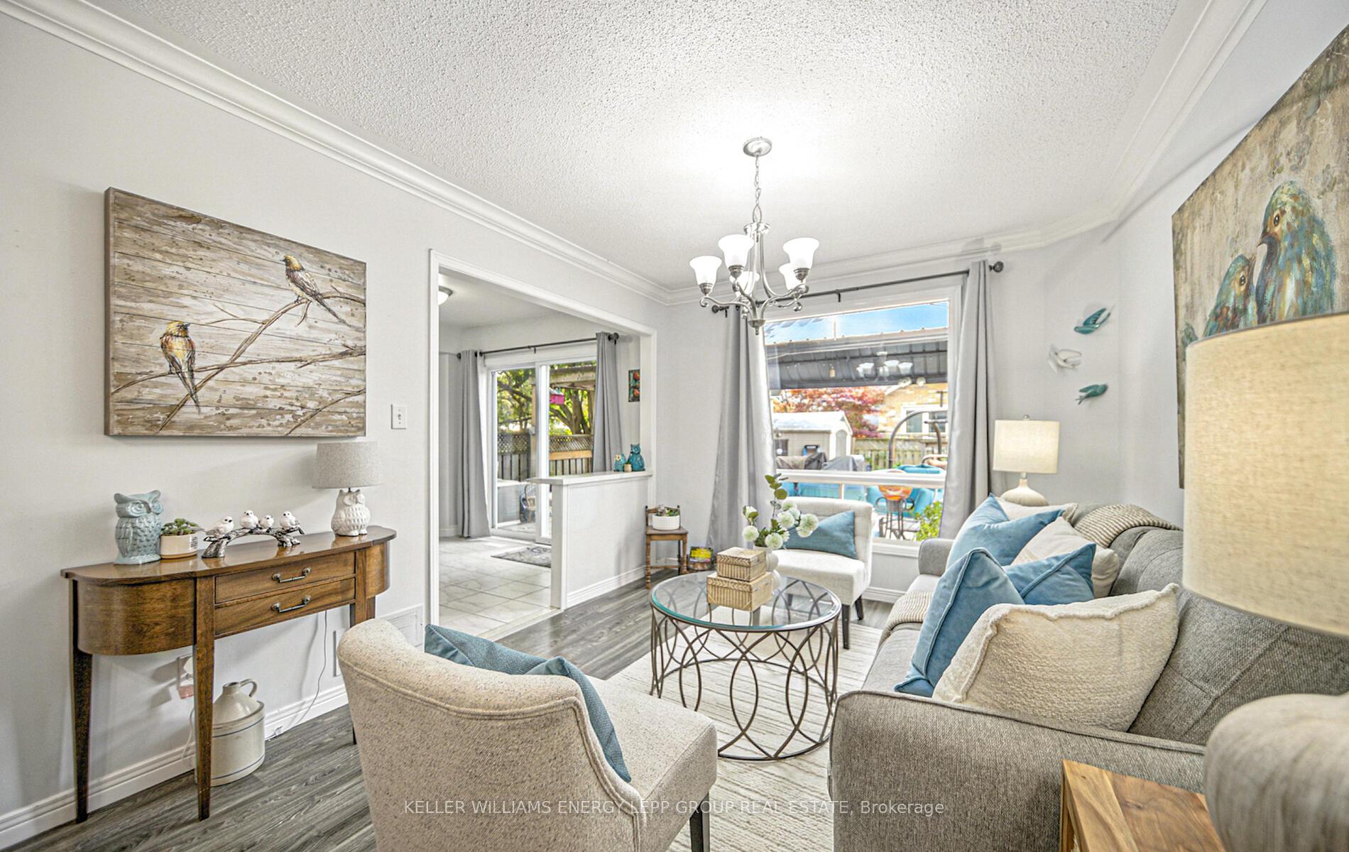 Photo 11 of 85 Short Crescent, Clarington, Courtice — HOMEH