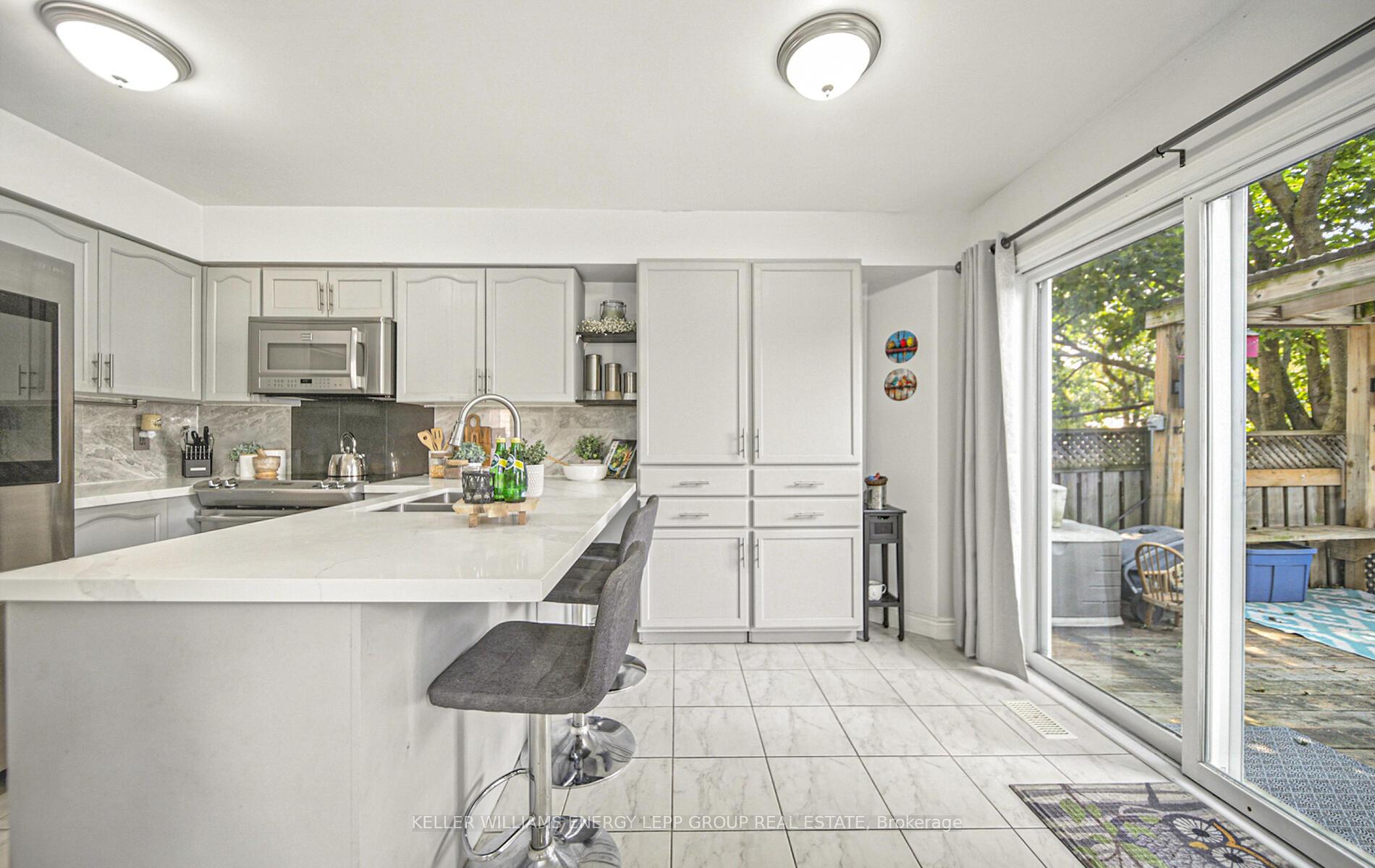 Photo 13 of 85 Short Crescent, Clarington, Courtice — HOMEH