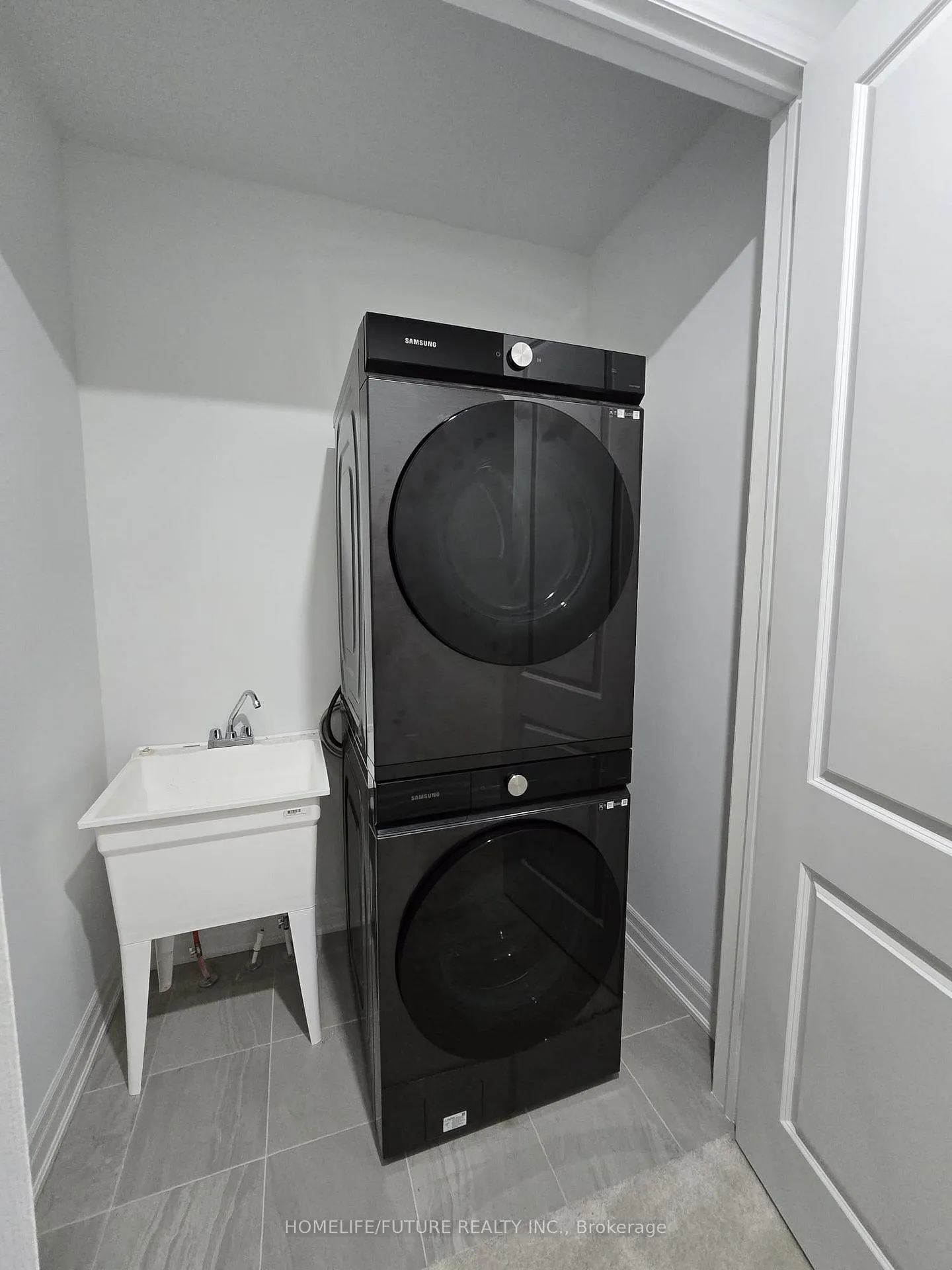 Photo 16 of Unit Main, 2809 Foxden Square, Pickering, Rural Pickering — HOMEH