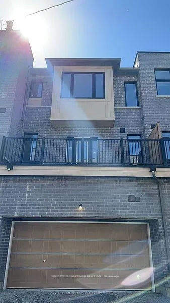 Photo 2 of 26 Mcalister Avenue, Richmond Hill, Rural Richmond Hill — HOMEH