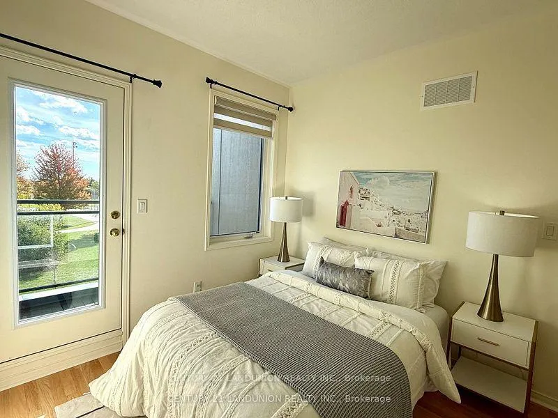 Photo 10 of 26 Mcalister Avenue, Richmond Hill, Rural Richmond Hill — HOMEH