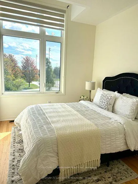 Photo 11 of 26 Mcalister Avenue, Richmond Hill, Rural Richmond Hill — HOMEH