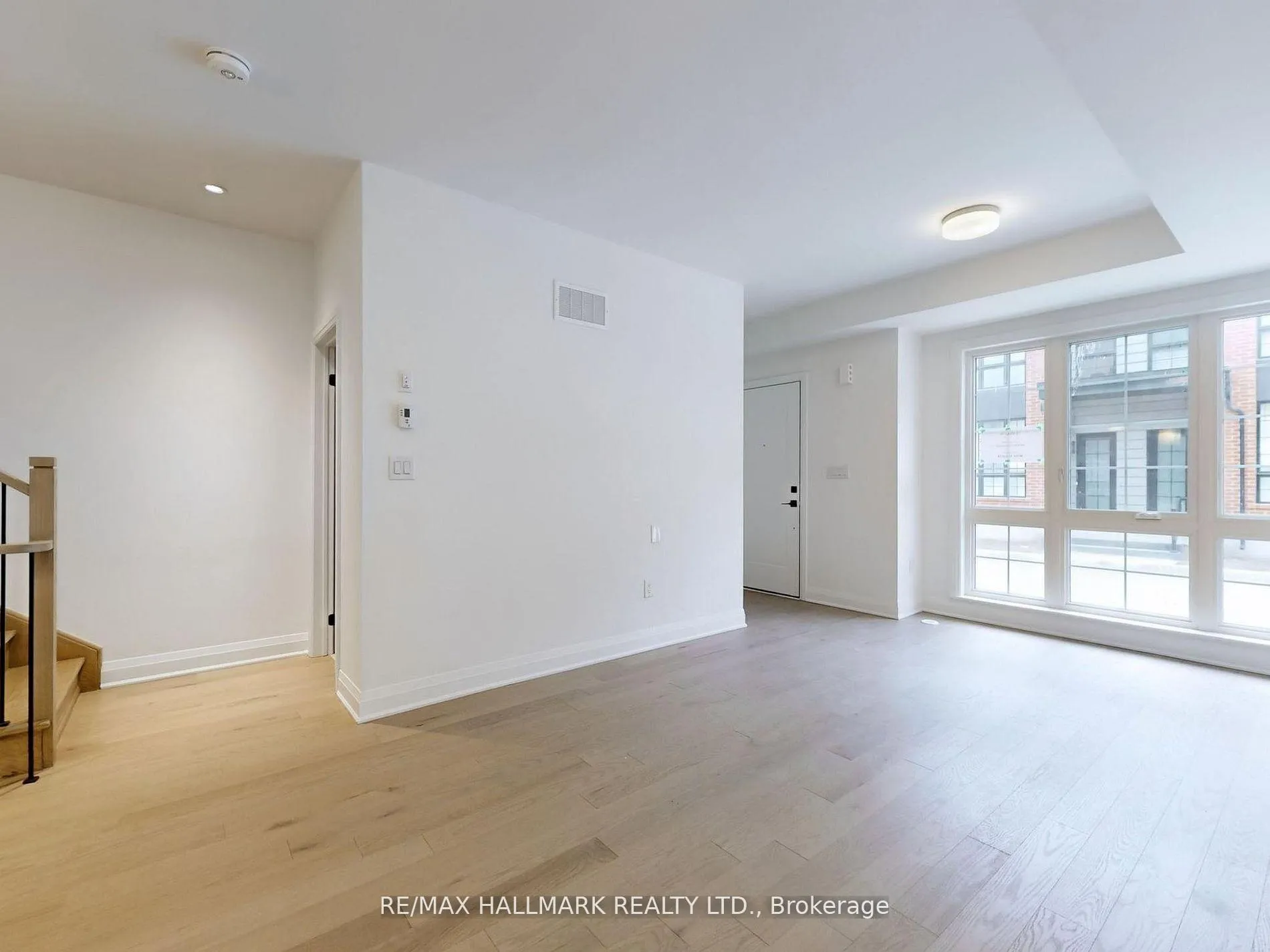 Photo 2 of 126 Alton Crescent, Vaughan, Uplands — HOMEH