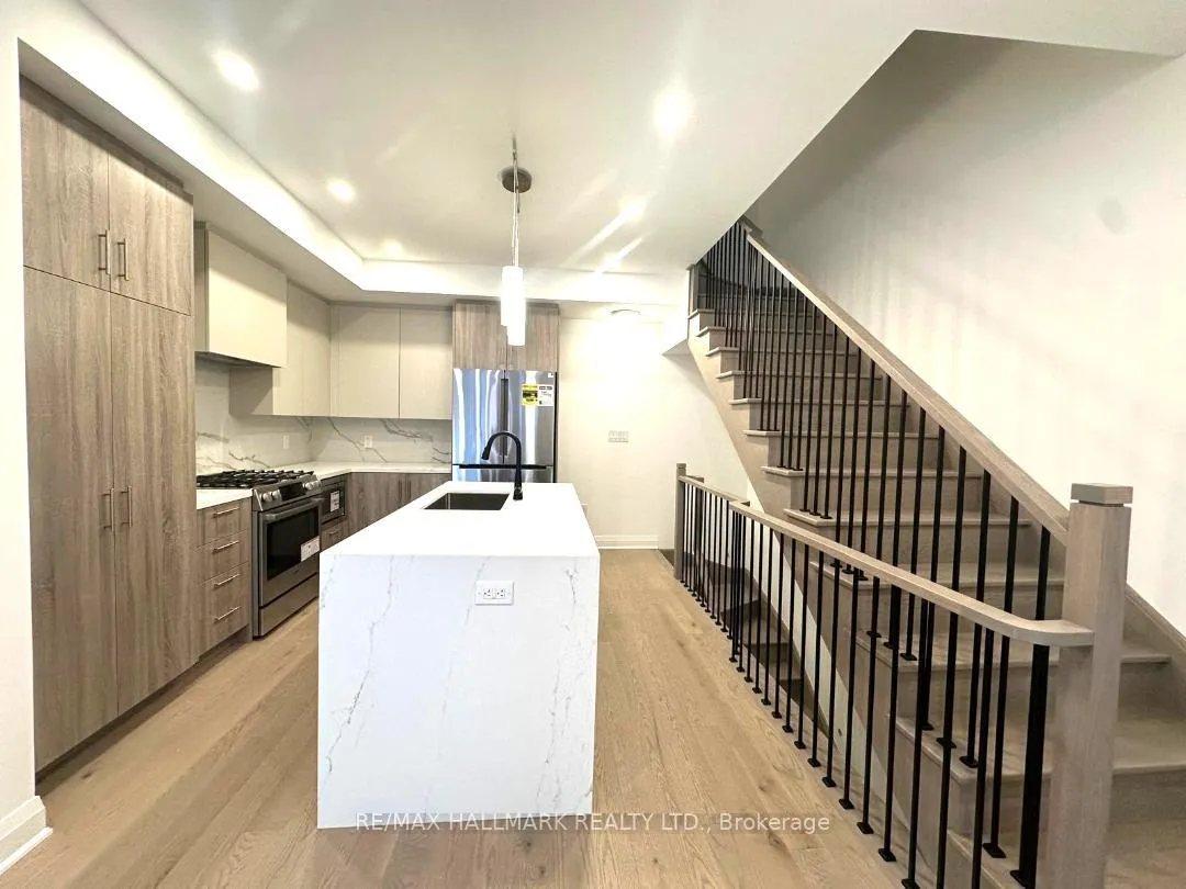 Photo 9 of 126 Alton Crescent, Vaughan, Uplands — HOMEH