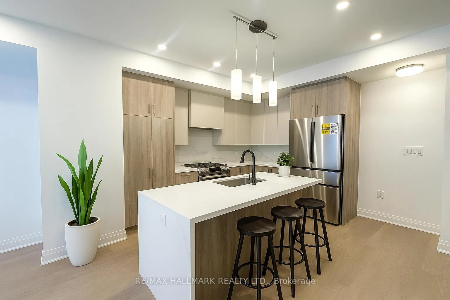 Photo 10 of 126 Alton Crescent, Vaughan, Uplands — HOMEH