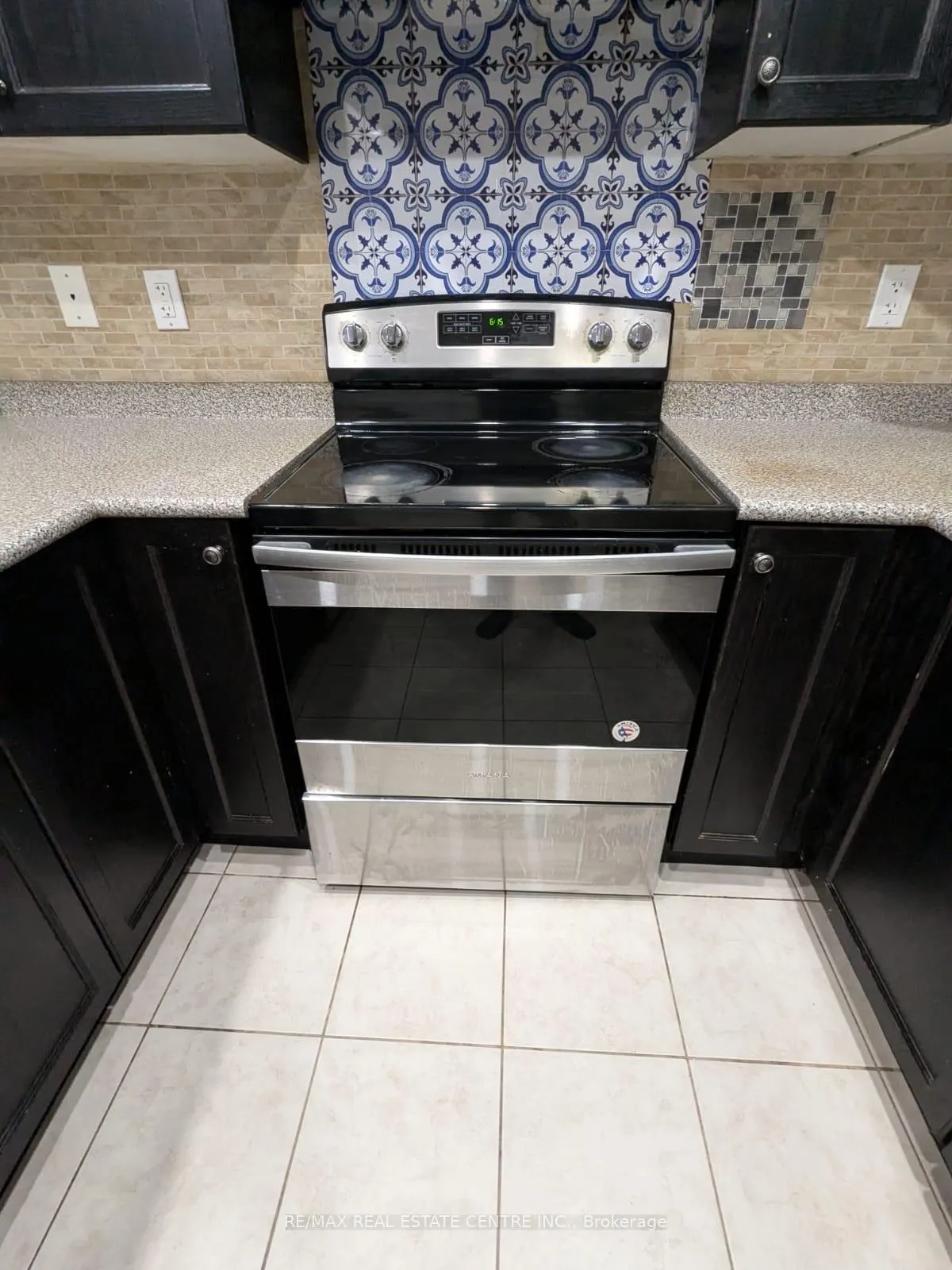 Photo 5 of 72 Abela Lane, Ajax, Central — HOMEH
