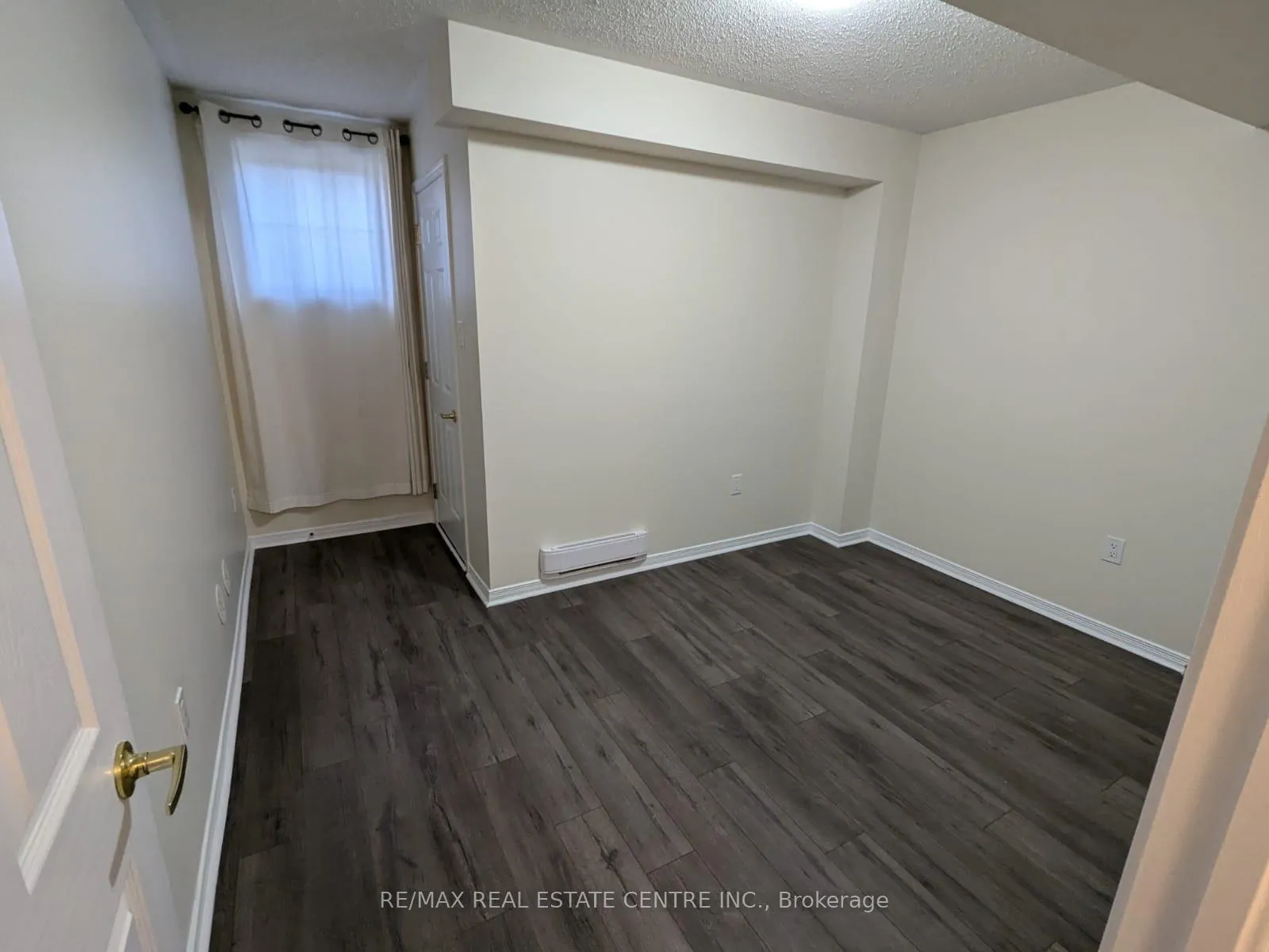 Photo 8 of 72 Abela Lane, Ajax, Central — HOMEH