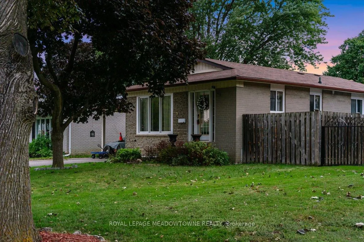 Photo 1 of 9 Welbeck Drive, Brampton, Northwood Park — HOMEH