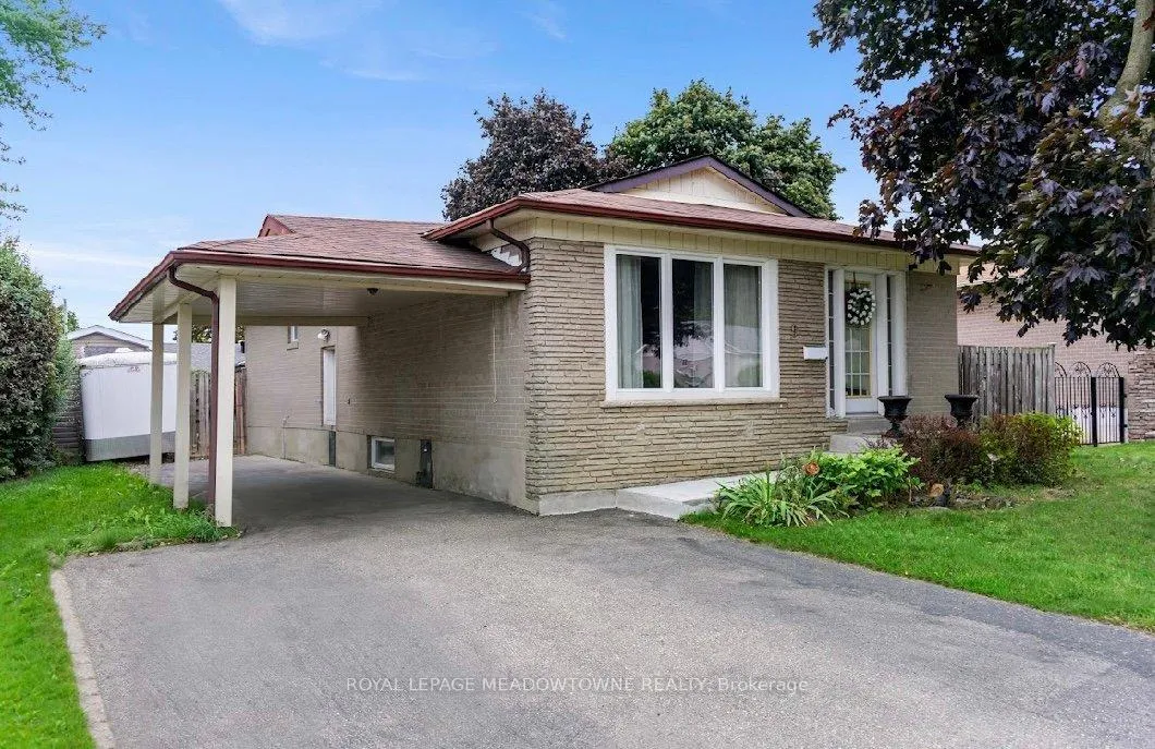 Photo 2 of 9 Welbeck Drive, Brampton, Northwood Park — HOMEH