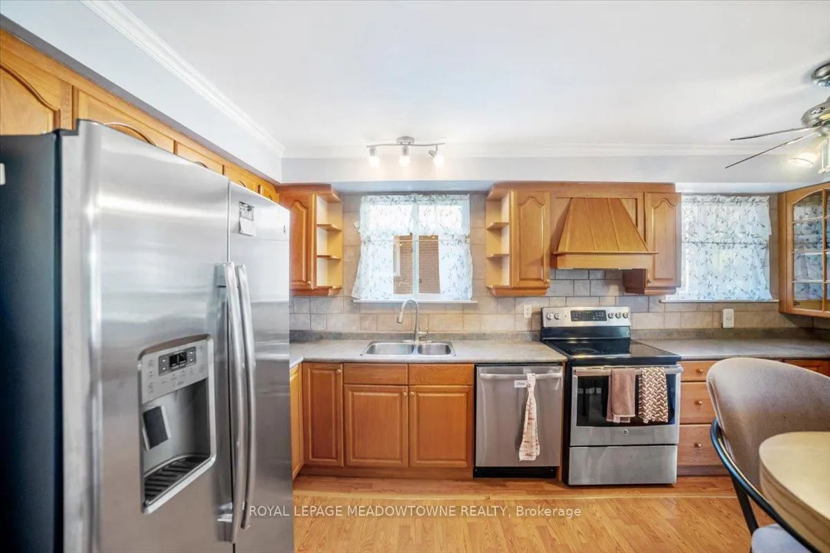 Photo 14 of 9 Welbeck Drive, Brampton, Northwood Park — HOMEH