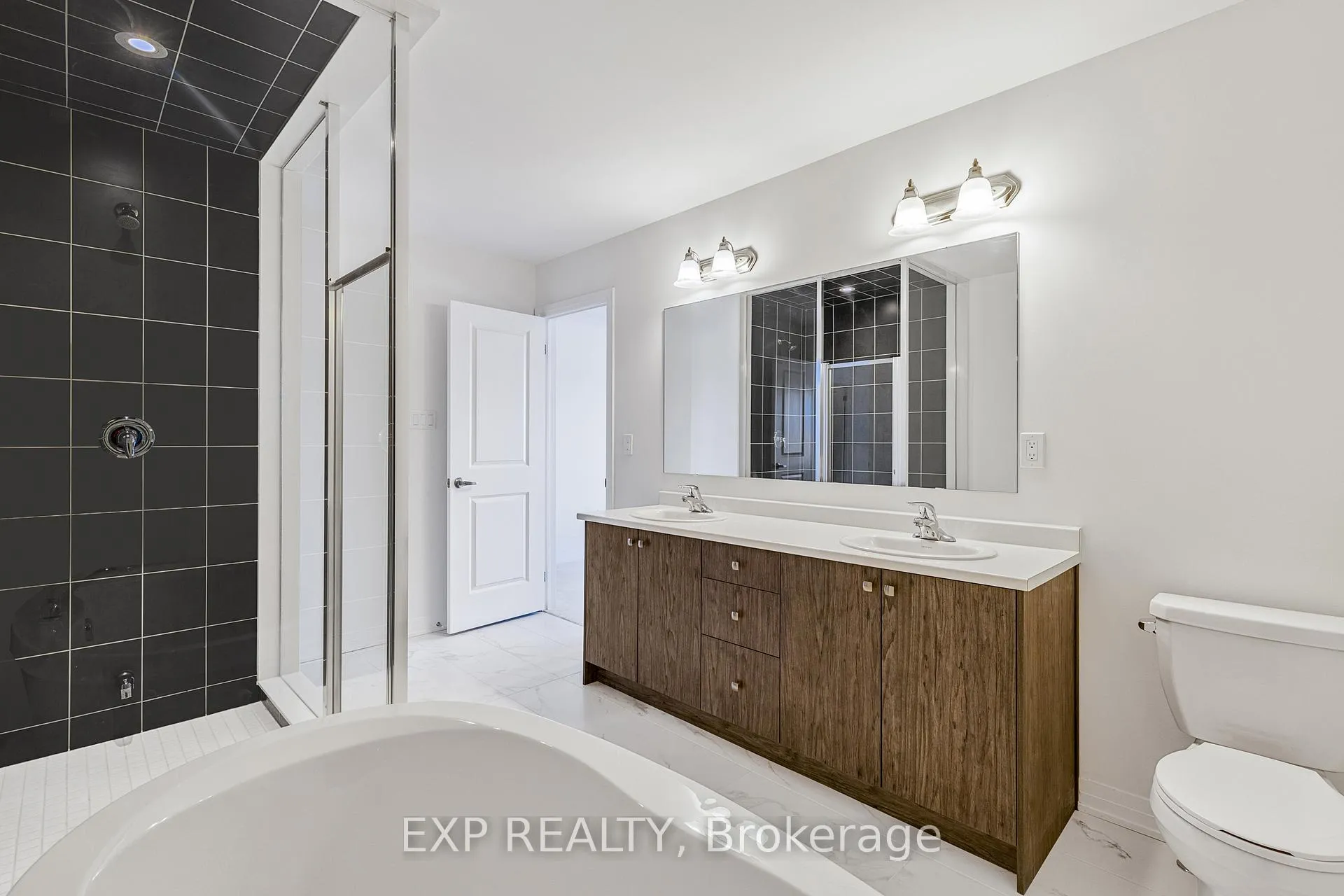 Photo 26 of 7 Blain Drive, Hamilton, Binbrook — HOMEH