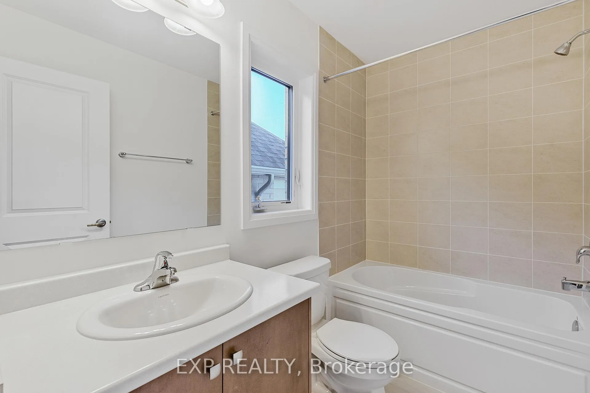 Photo 28 of 7 Blain Drive, Hamilton, Binbrook — HOMEH