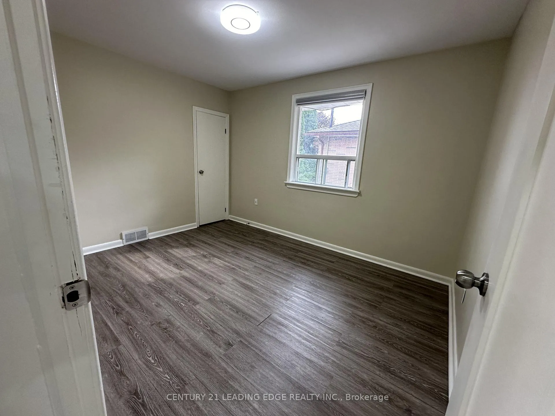 Photo 6 of Unit Upper, 360 Guelph Street, Oshawa, Donevan — HOMEH