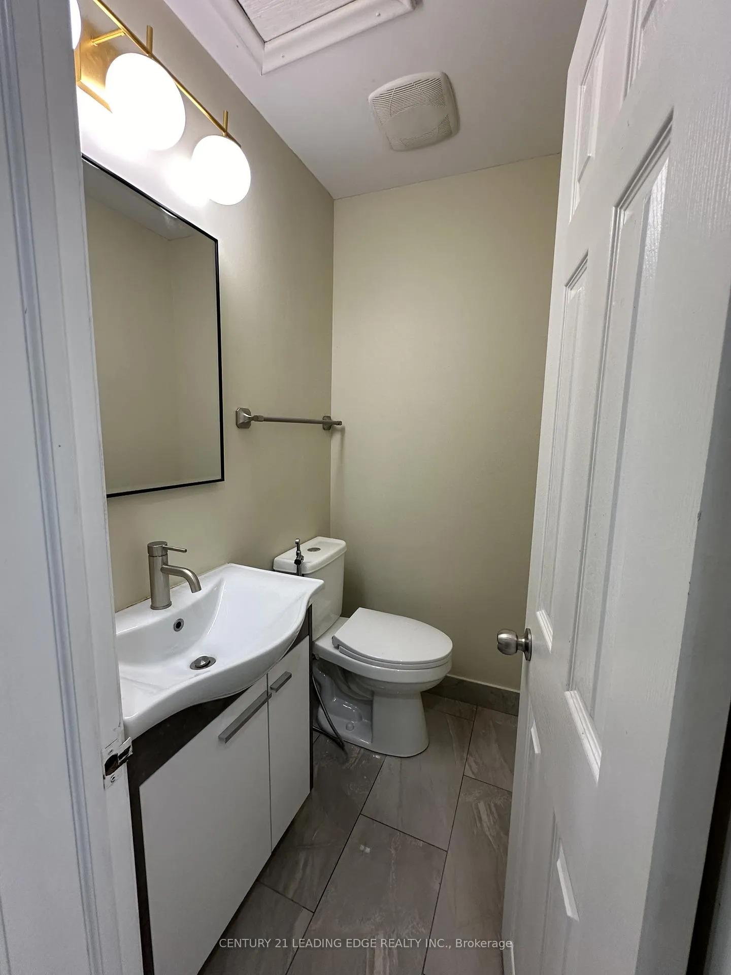 Photo 14 of Unit Upper, 360 Guelph Street, Oshawa, Donevan — HOMEH
