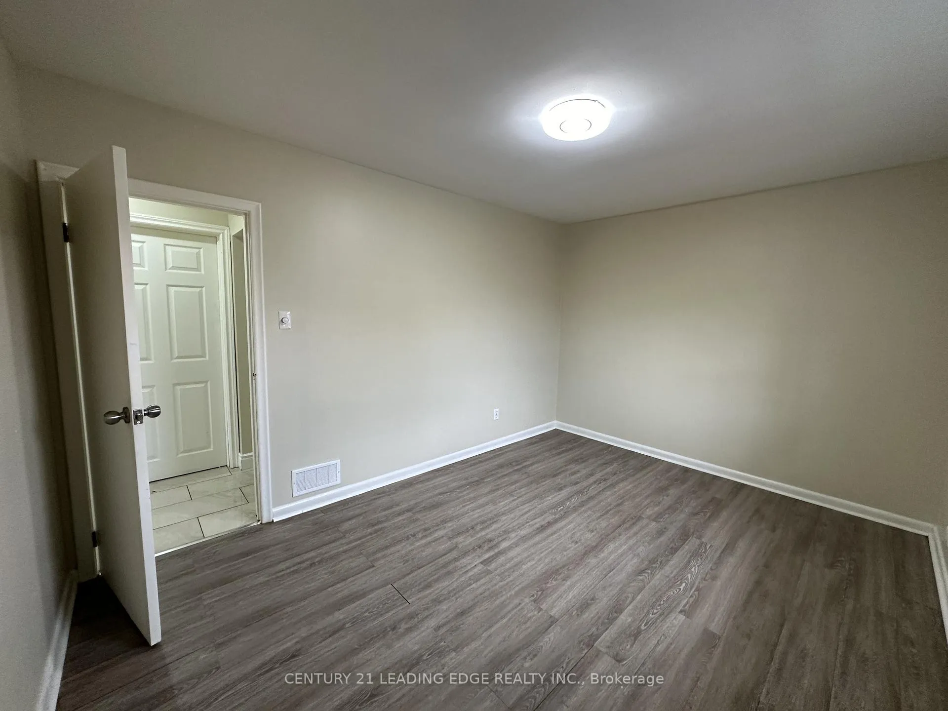 Photo 16 of Unit Upper, 360 Guelph Street, Oshawa, Donevan — HOMEH