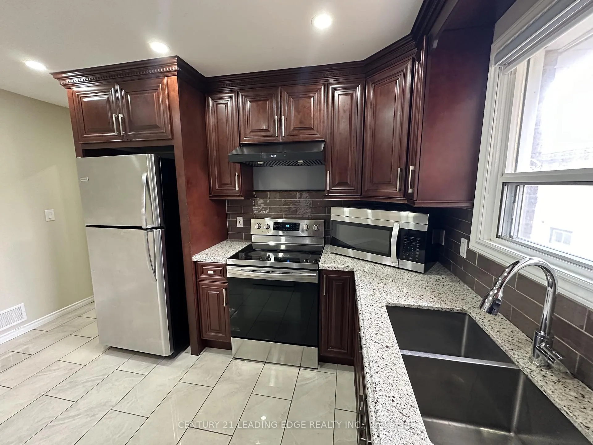 Photo 20 of Unit Upper, 360 Guelph Street, Oshawa, Donevan — HOMEH