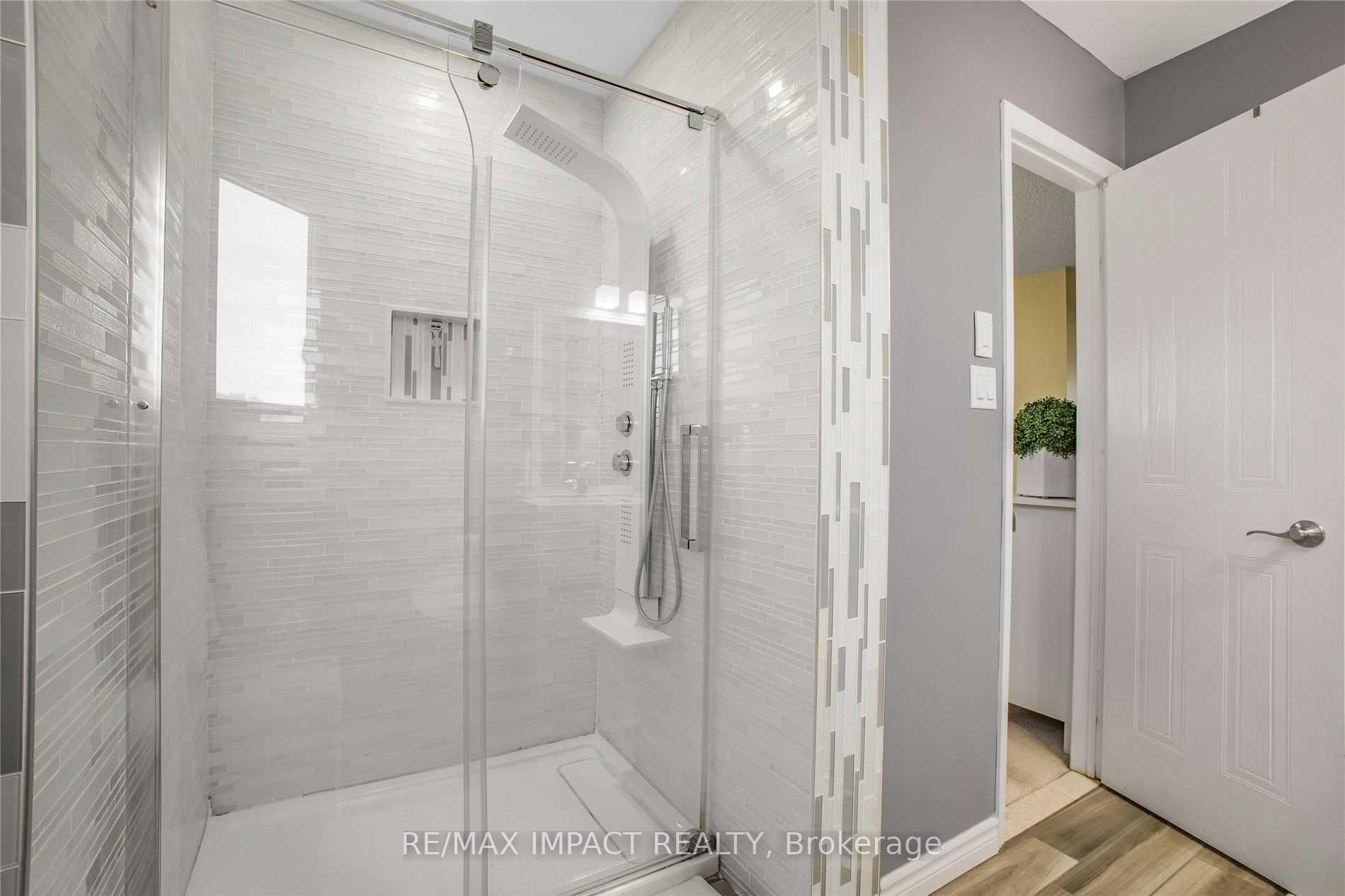 Photo 26 of 55 Sandringham Drive, Clarington, Courtice — HOMEH