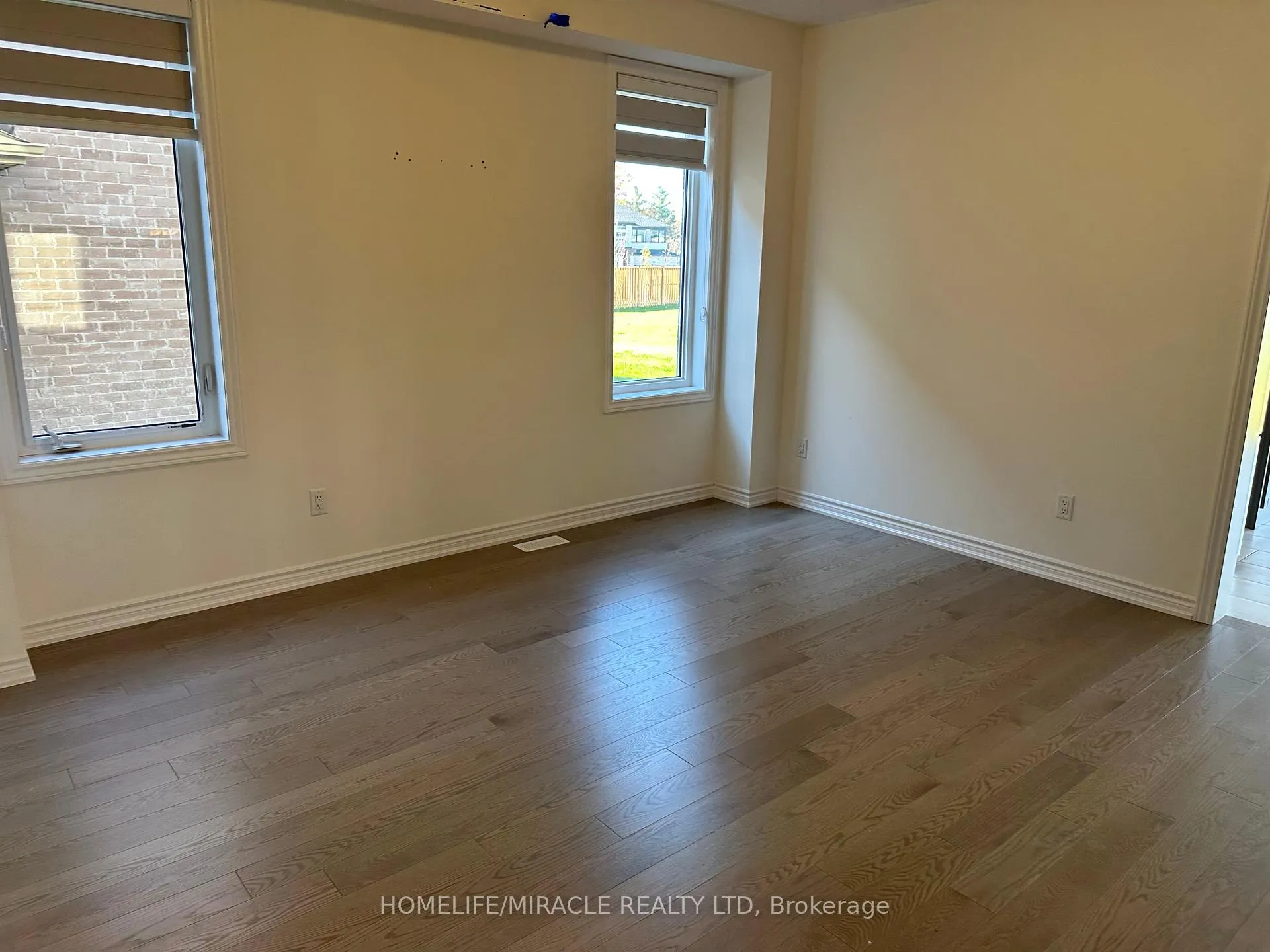 Photo 5 of 49 Nicort Road, Wasaga Beach — HOMEH
