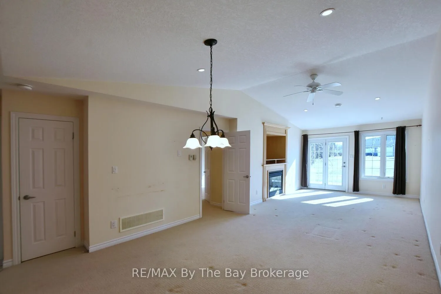 Photo 16 of 142 Meadow Lane, Wasaga Beach — HOMEH
