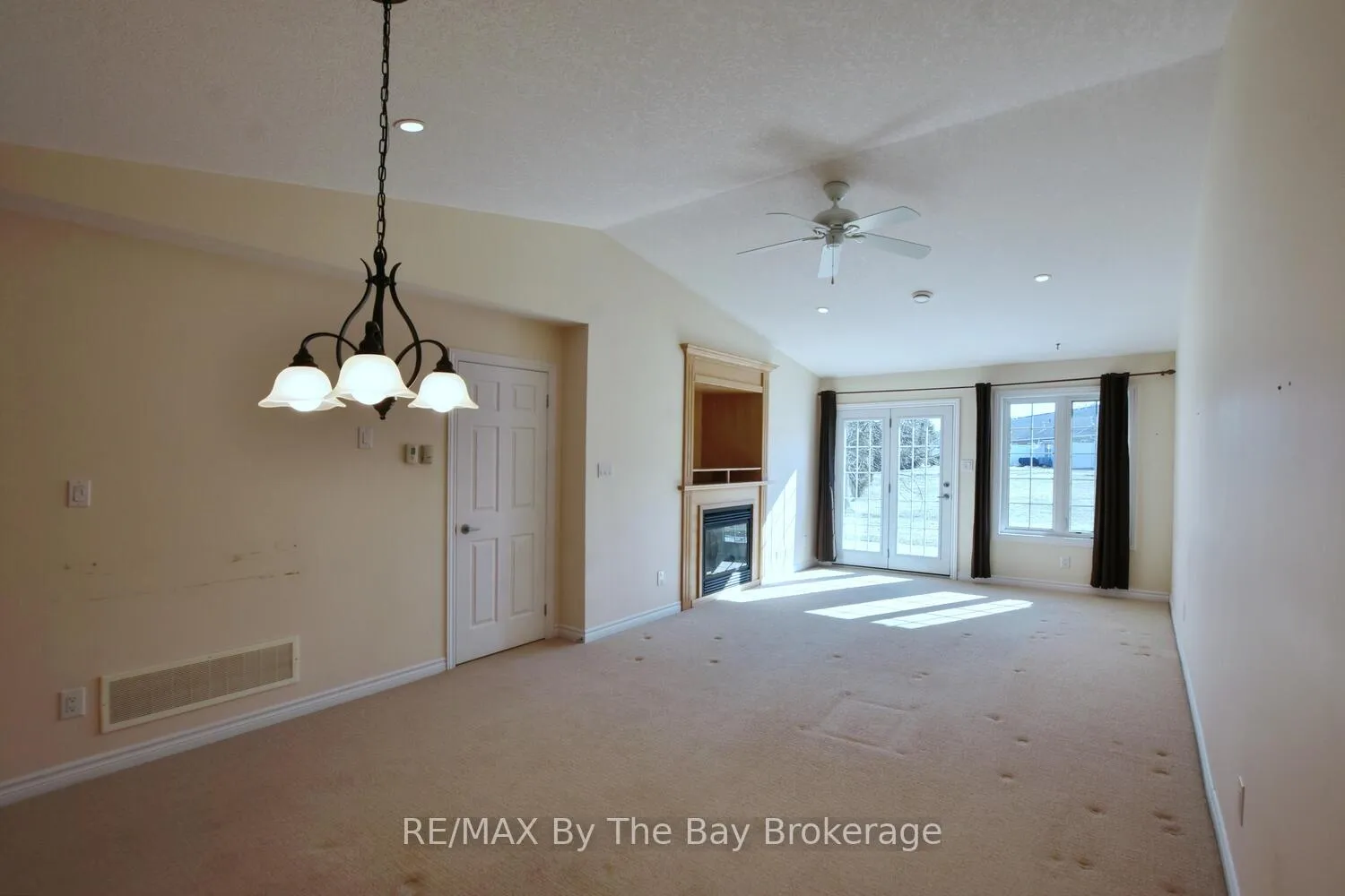 Photo 17 of 142 Meadow Lane, Wasaga Beach — HOMEH