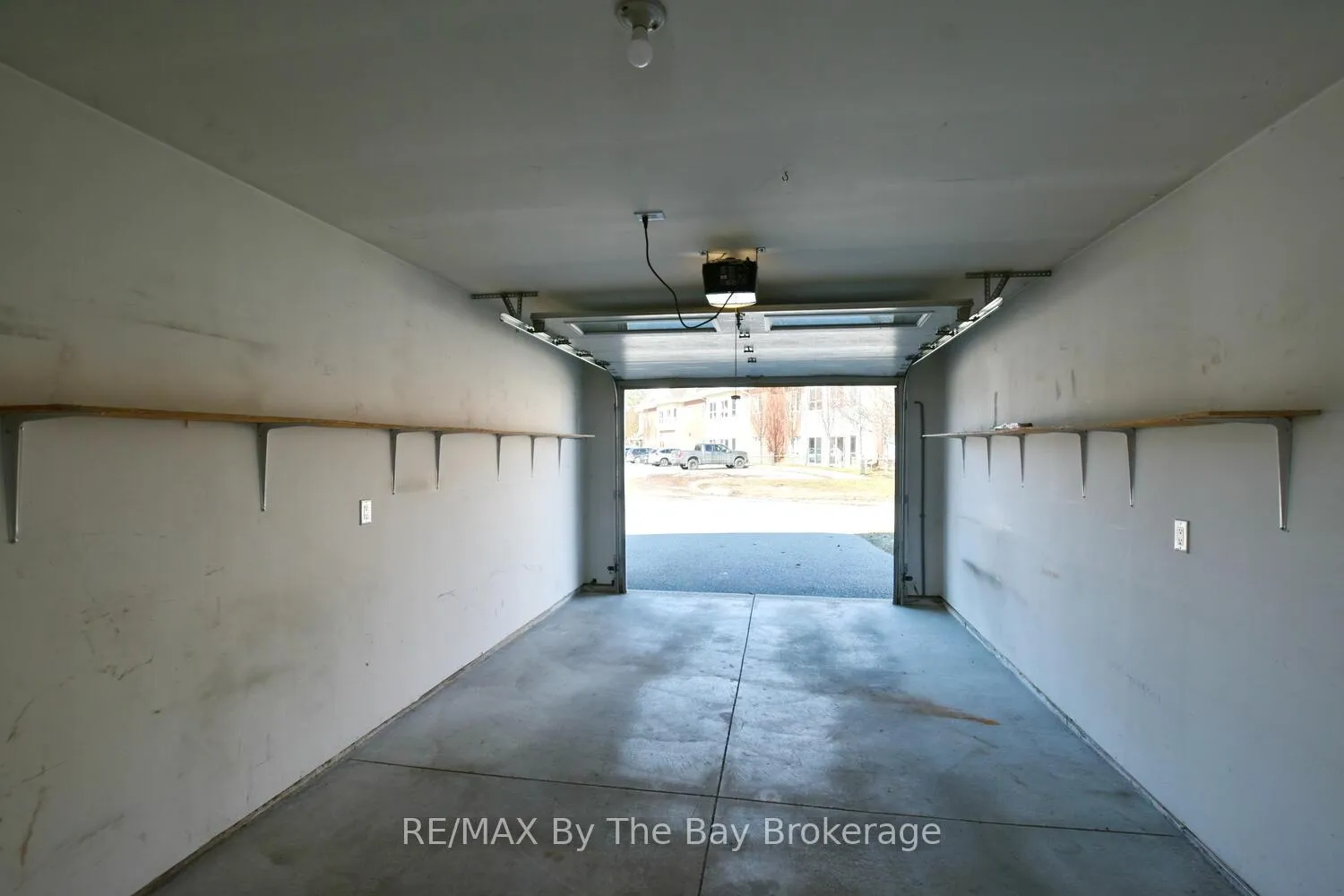 Photo 39 of 142 Meadow Lane, Wasaga Beach — HOMEH