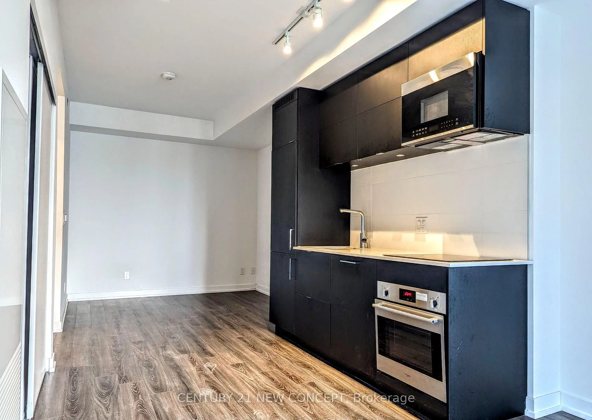 Photo 3 of Unit 620, 20 Edward Street, Toronto, Bay Street Corridor — HOMEH