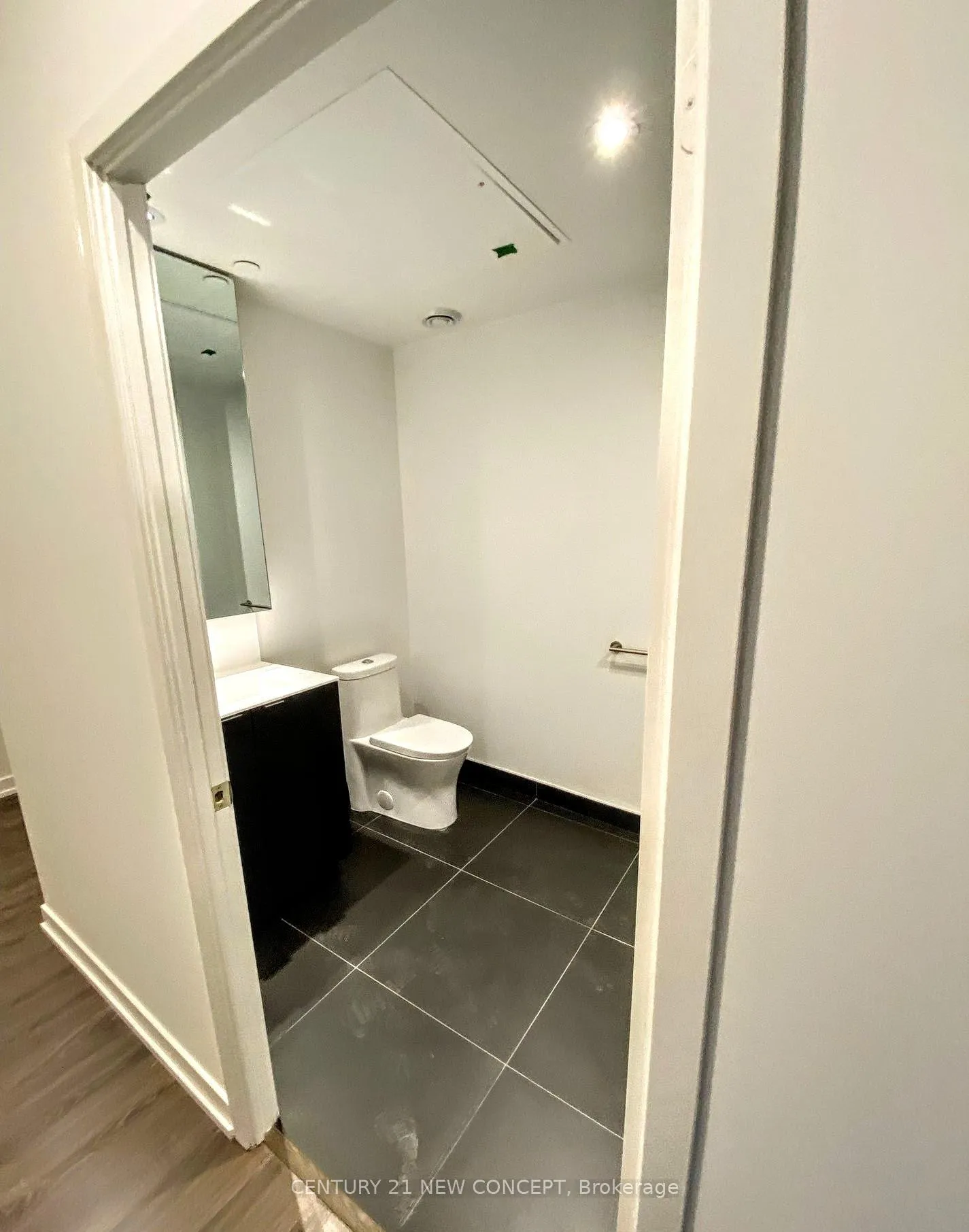 Photo 5 of Unit 620, 20 Edward Street, Toronto, Bay Street Corridor — HOMEH