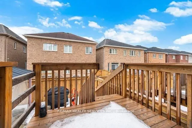Photo 33 of 24 Benhurst Crescent, Brampton, Northwest Brampton — HOMEH