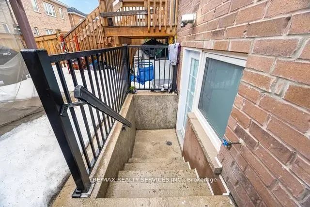 Photo 34 of 24 Benhurst Crescent, Brampton, Northwest Brampton — HOMEH