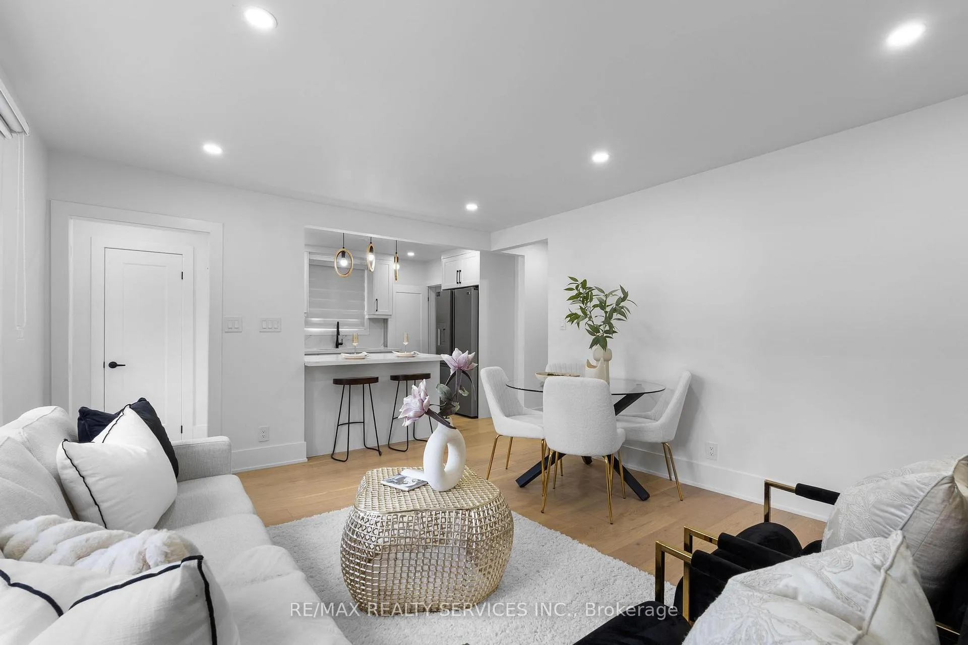 Photo 10 of 74 West 3rd Street, Hamilton, Bonnington — HOMEH