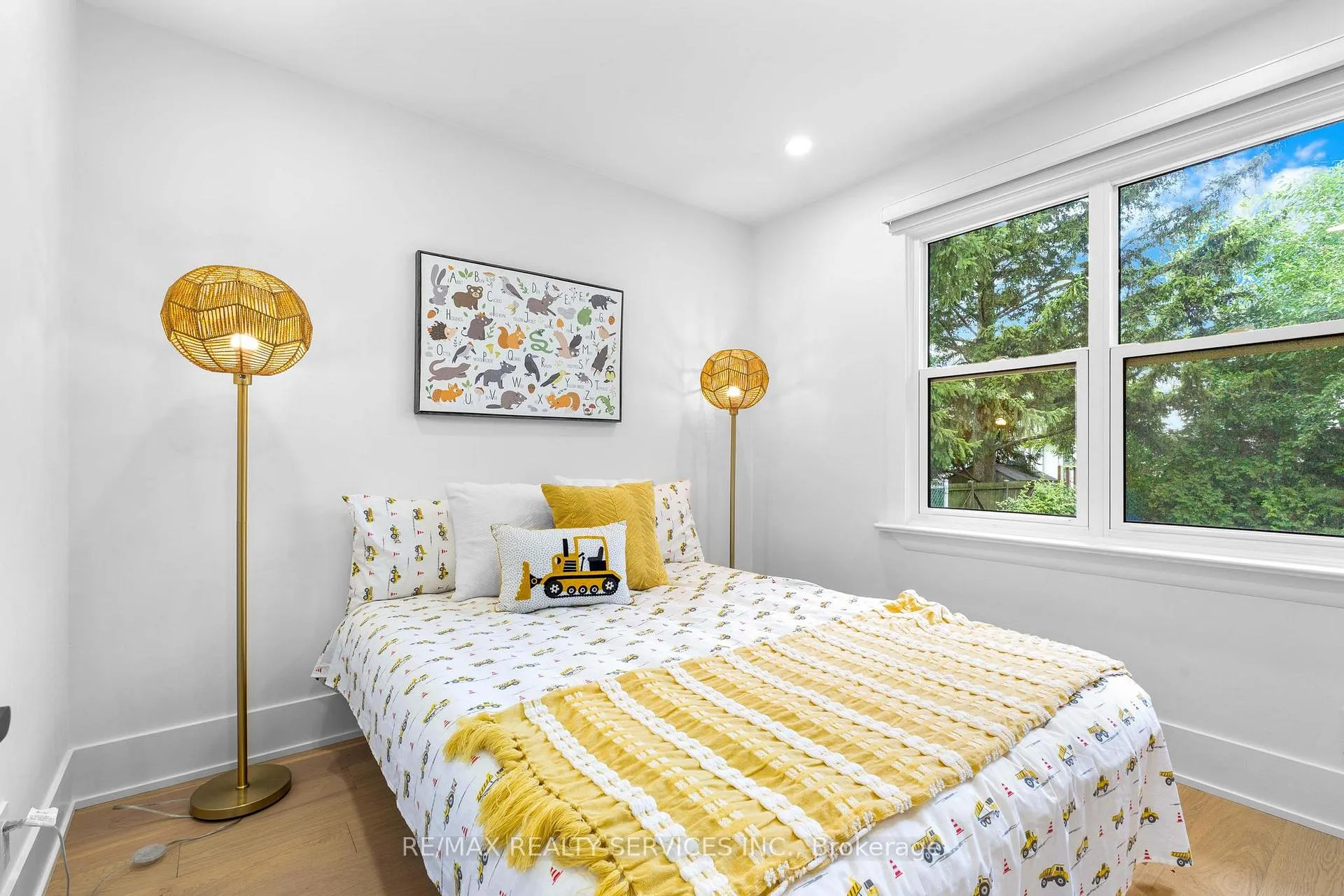 Photo 15 of 74 West 3rd Street, Hamilton, Bonnington — HOMEH