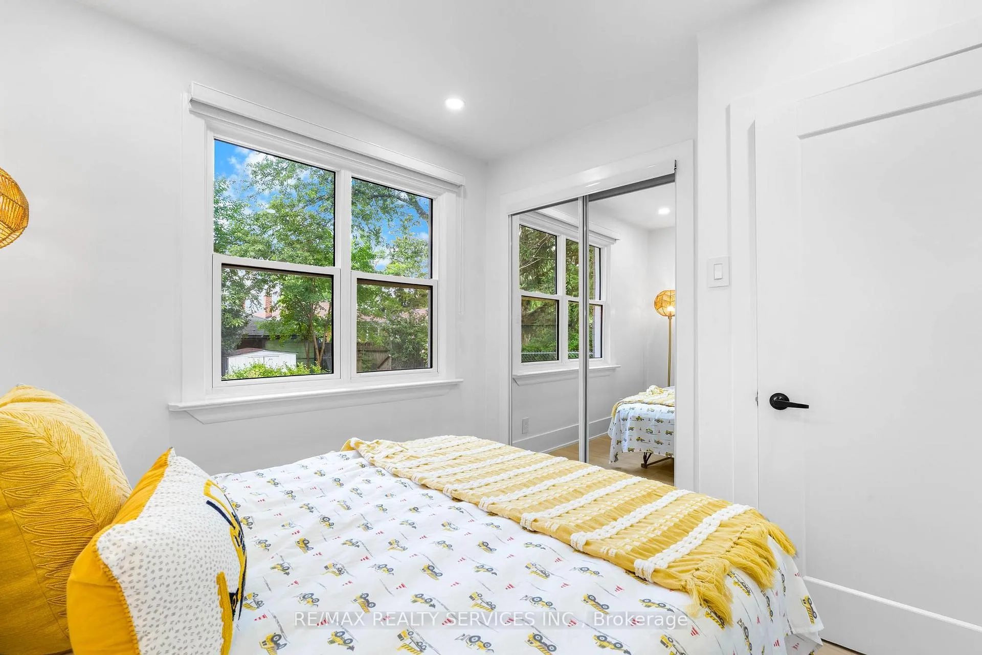 Photo 16 of 74 West 3rd Street, Hamilton, Bonnington — HOMEH