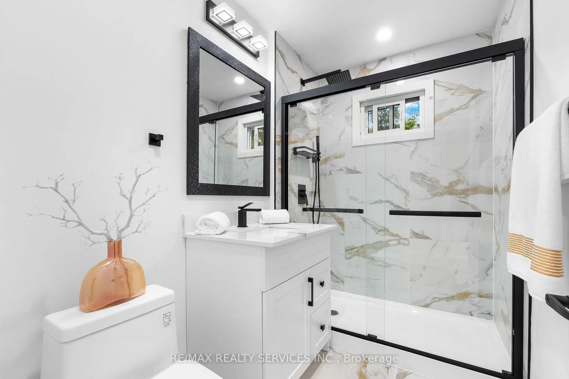 Photo 19 of 74 West 3rd Street, Hamilton, Bonnington — HOMEH