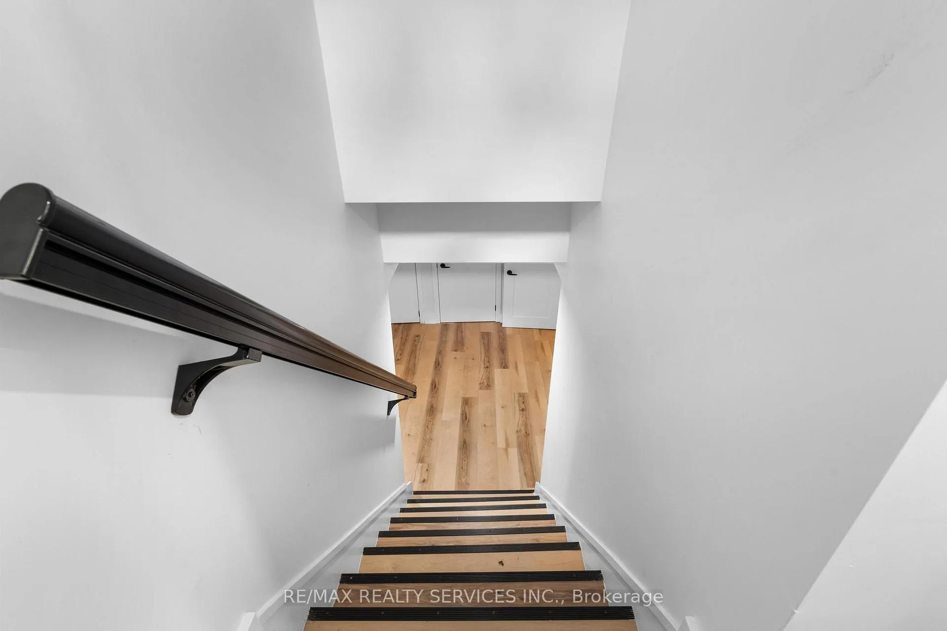 Photo 20 of 74 West 3rd Street, Hamilton, Bonnington — HOMEH