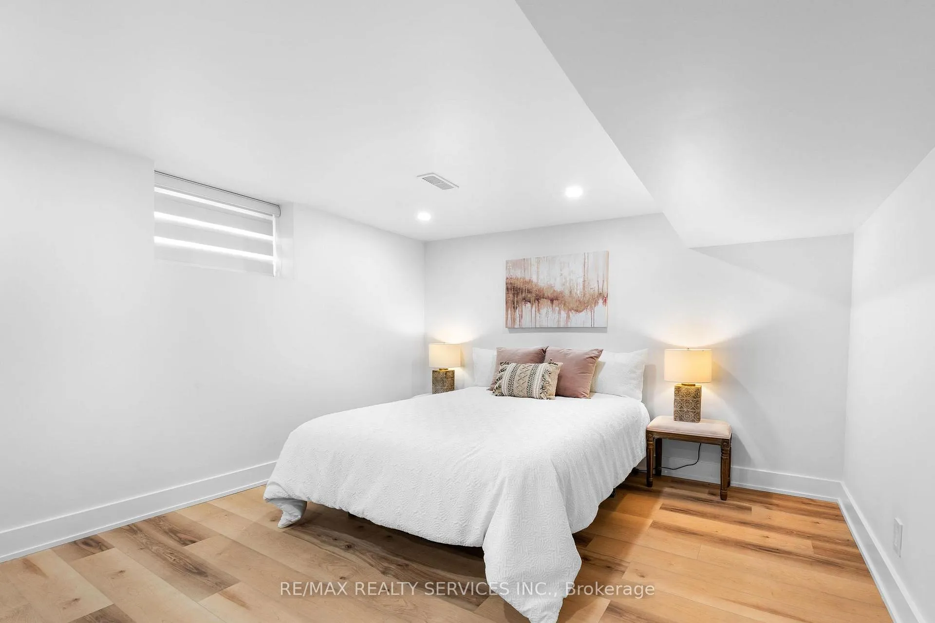 Photo 24 of 74 West 3rd Street, Hamilton, Bonnington — HOMEH