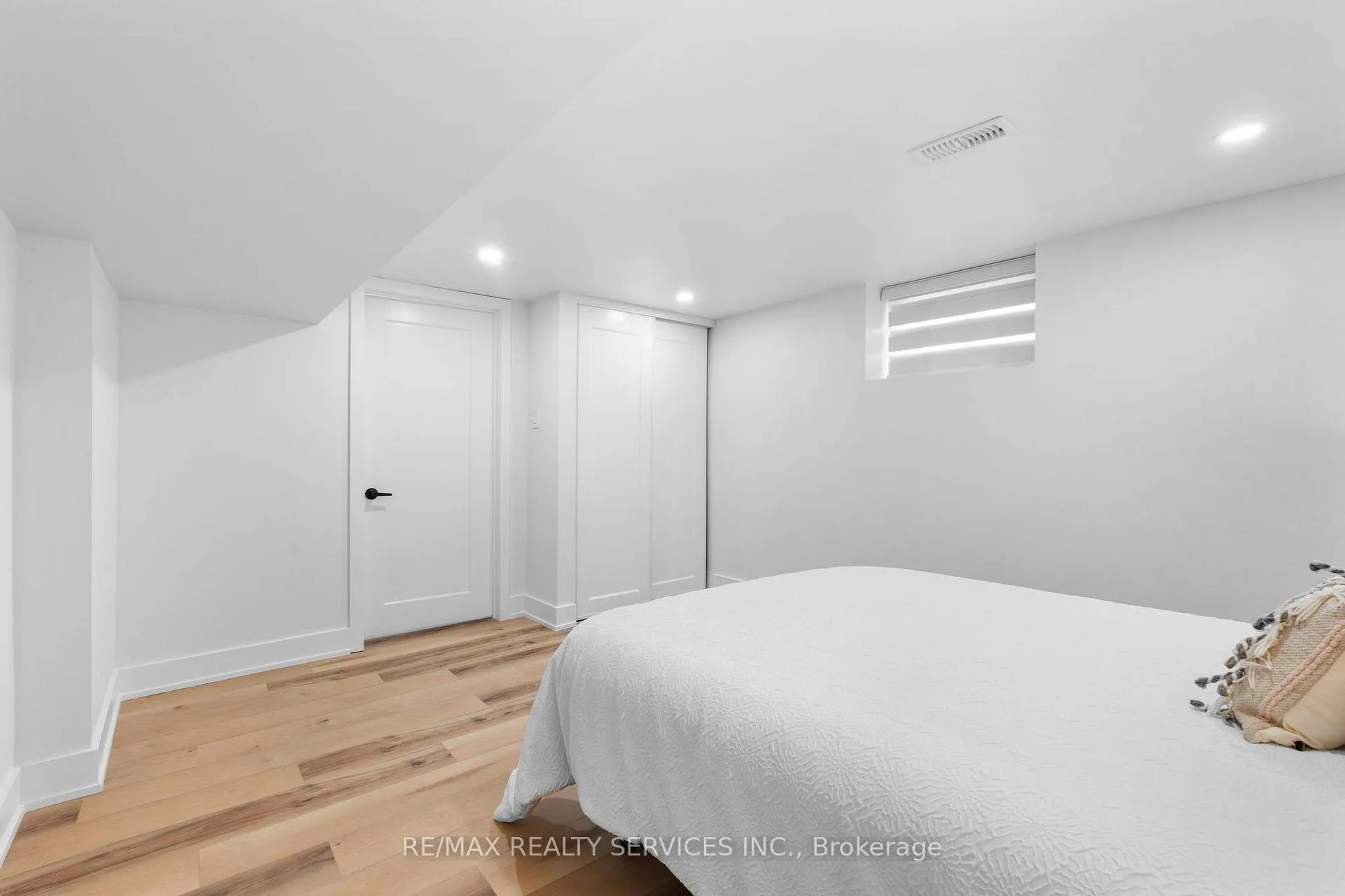 Photo 25 of 74 West 3rd Street, Hamilton, Bonnington — HOMEH