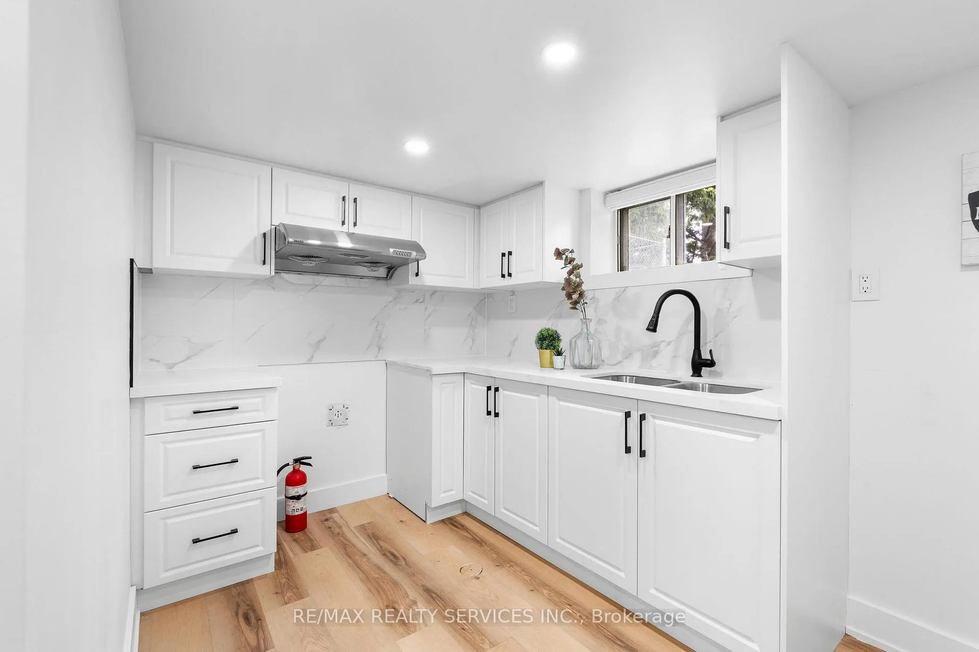 Photo 27 of 74 West 3rd Street, Hamilton, Bonnington — HOMEH