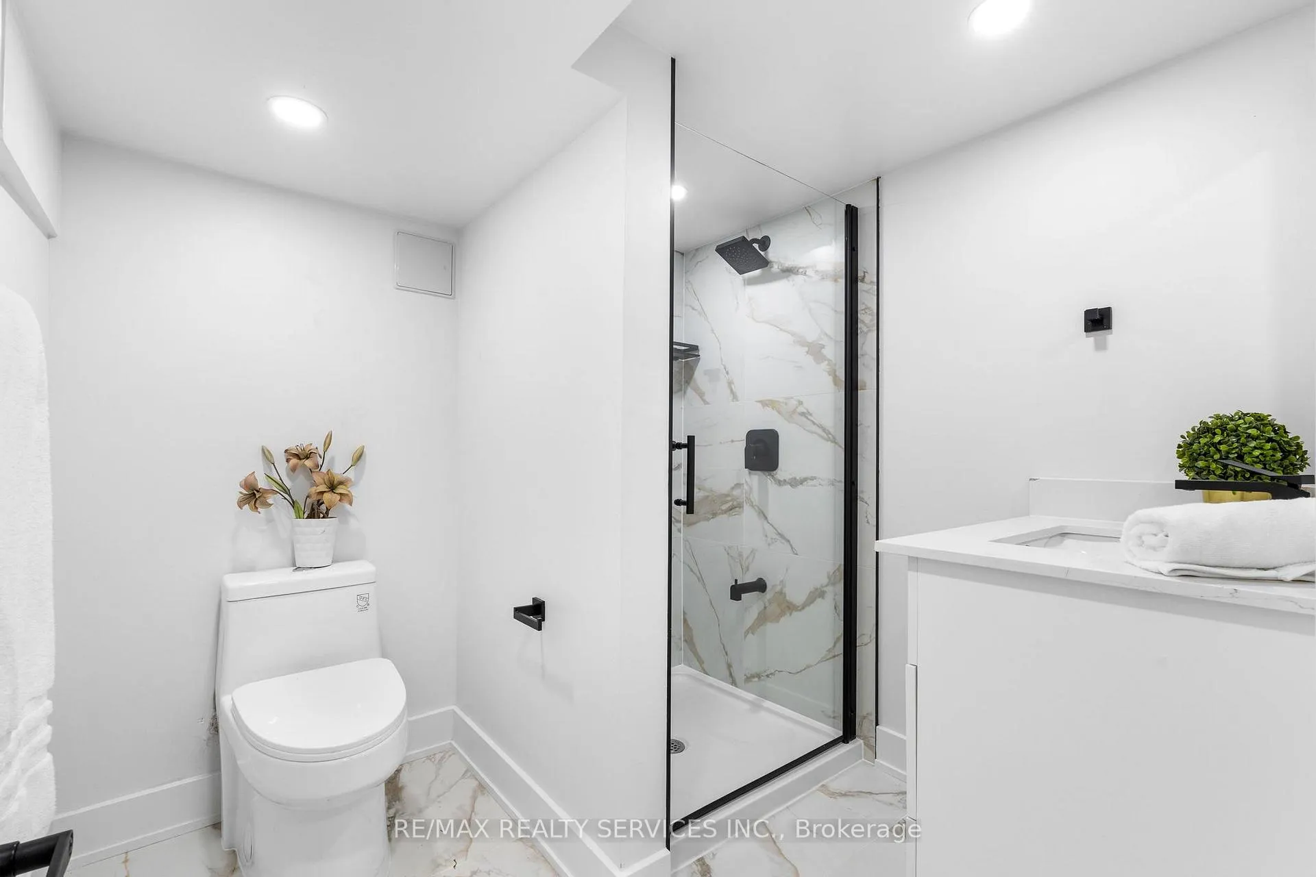 Photo 28 of 74 West 3rd Street, Hamilton, Bonnington — HOMEH