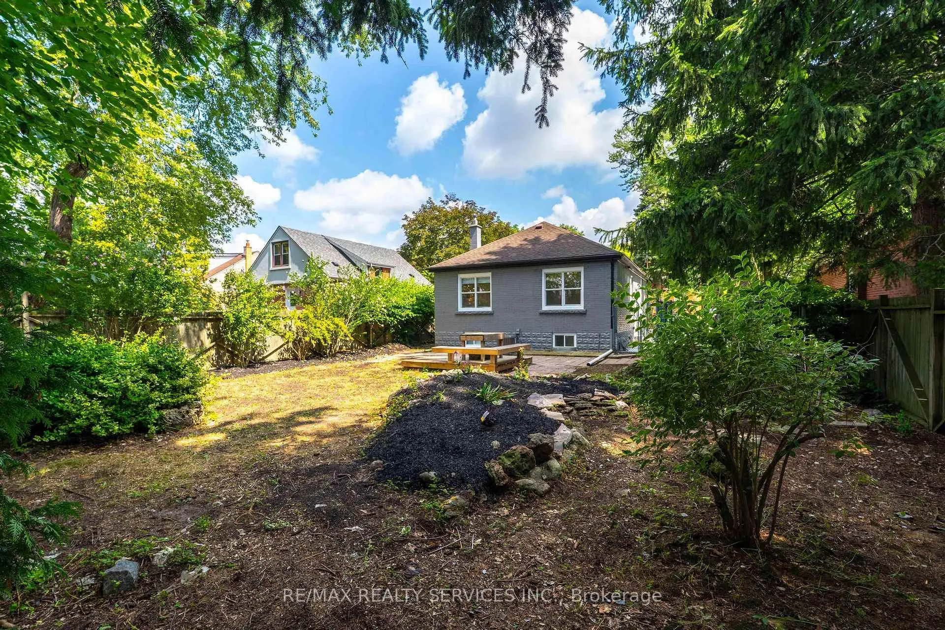 Photo 33 of 74 West 3rd Street, Hamilton, Bonnington — HOMEH