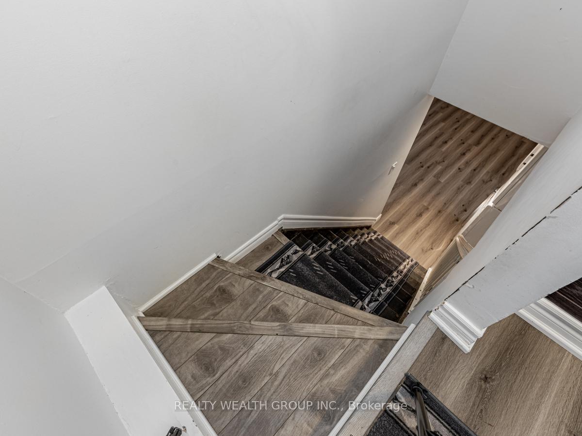 Photo 3 of Unit Bsmt, 187 Bayview Avenue, Georgina, Keswick South — HOMEH