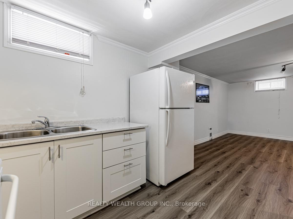 Photo 14 of Unit Bsmt, 187 Bayview Avenue, Georgina, Keswick South — HOMEH