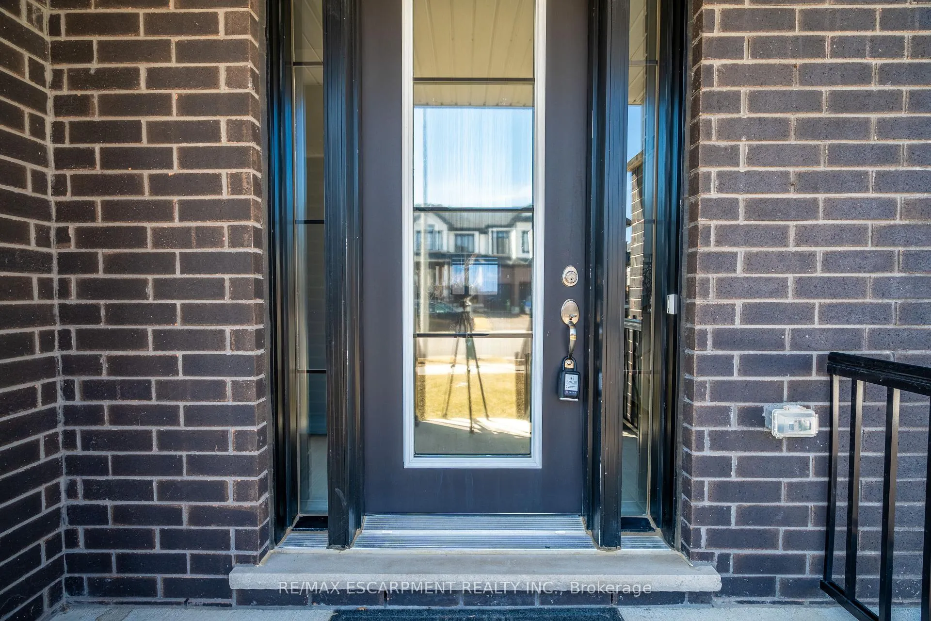 Photo 4 of 44 Freedom Crescent, Hamilton, Mount Hope — HOMEH