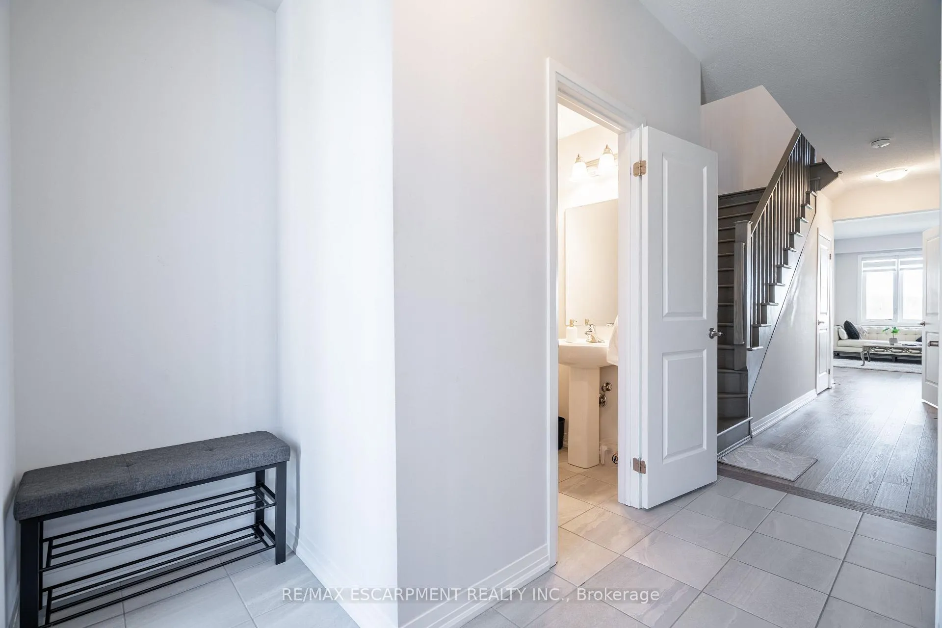 Photo 5 of 44 Freedom Crescent, Hamilton, Mount Hope — HOMEH