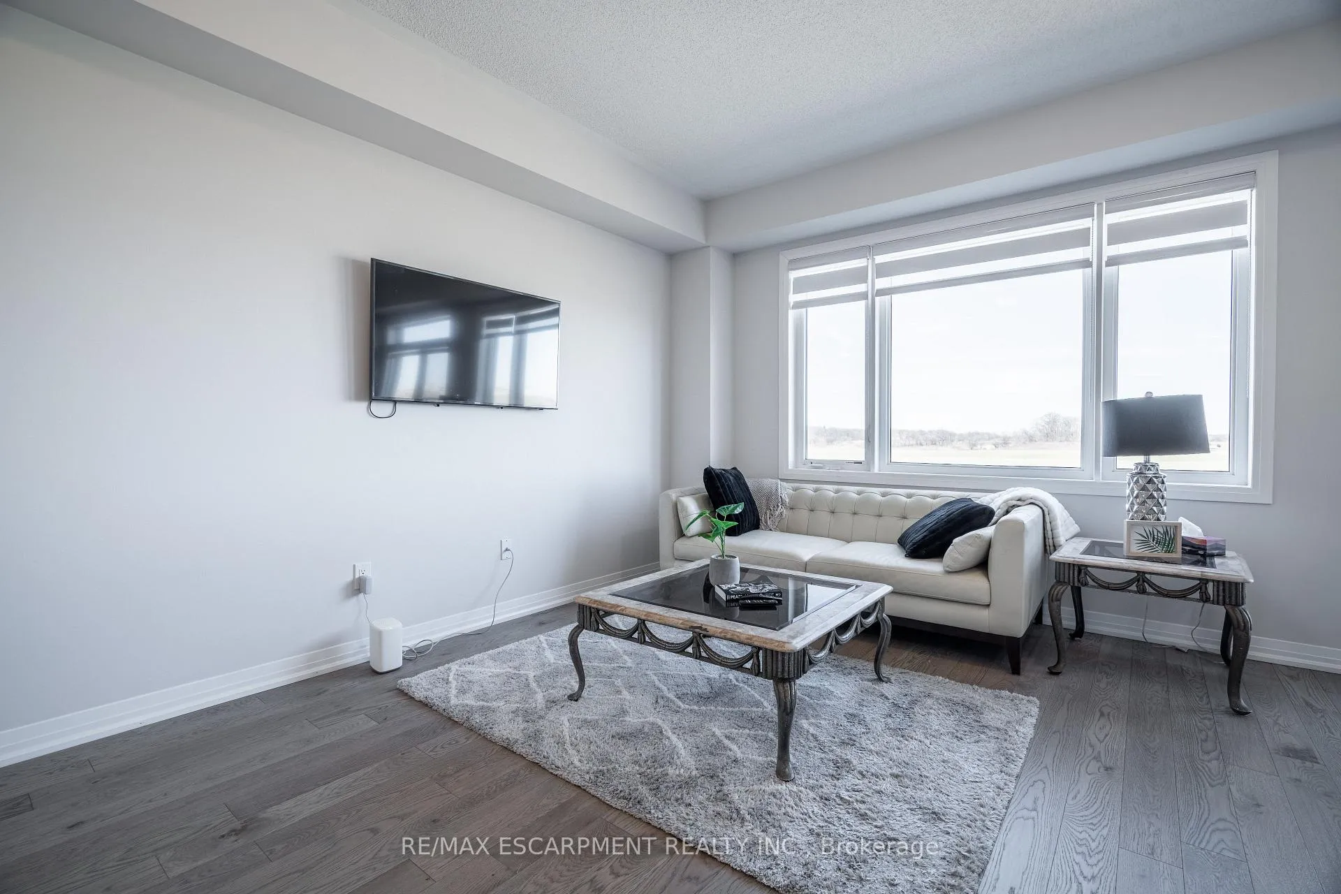Photo 10 of 44 Freedom Crescent, Hamilton, Mount Hope — HOMEH