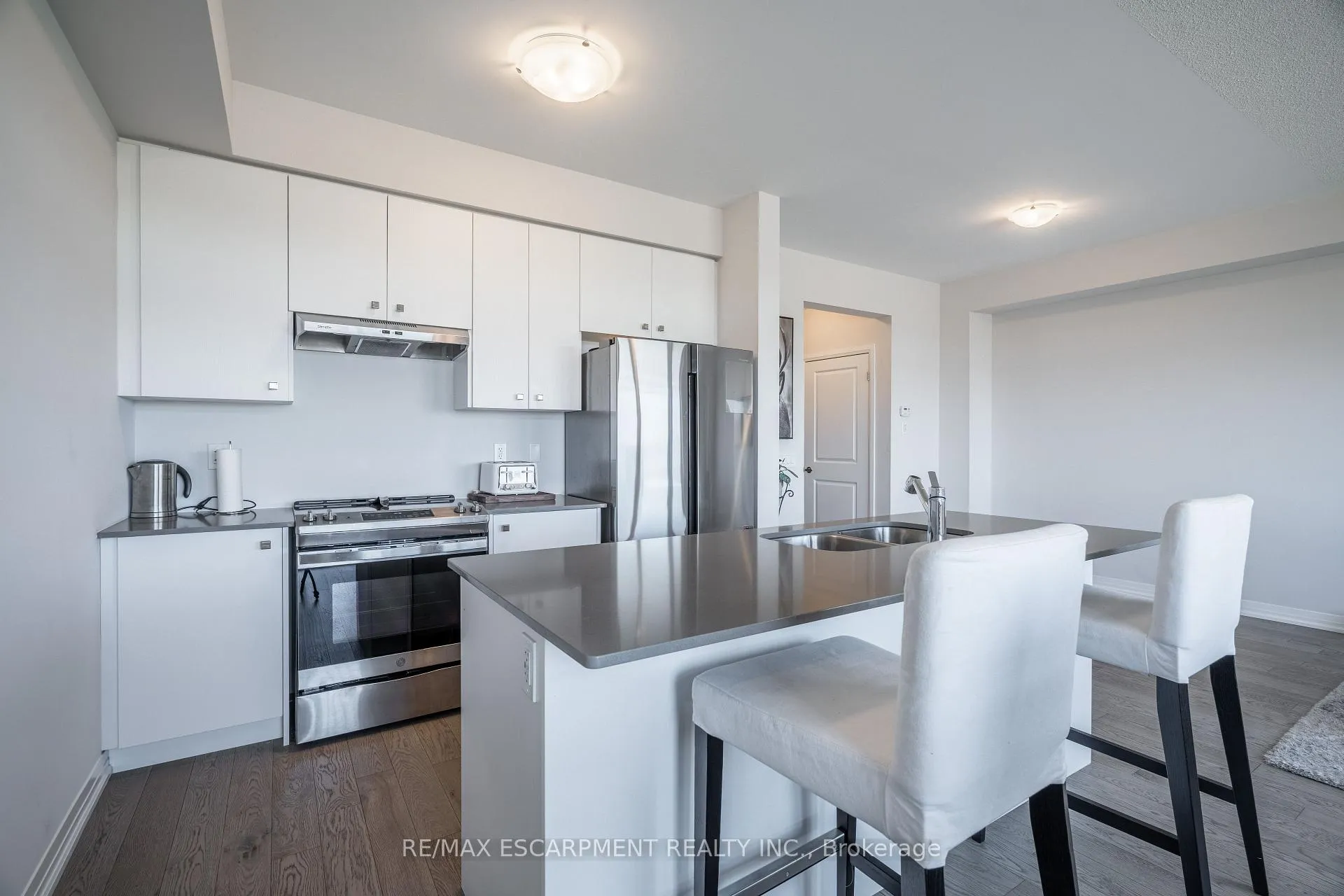 Photo 12 of 44 Freedom Crescent, Hamilton, Mount Hope — HOMEH