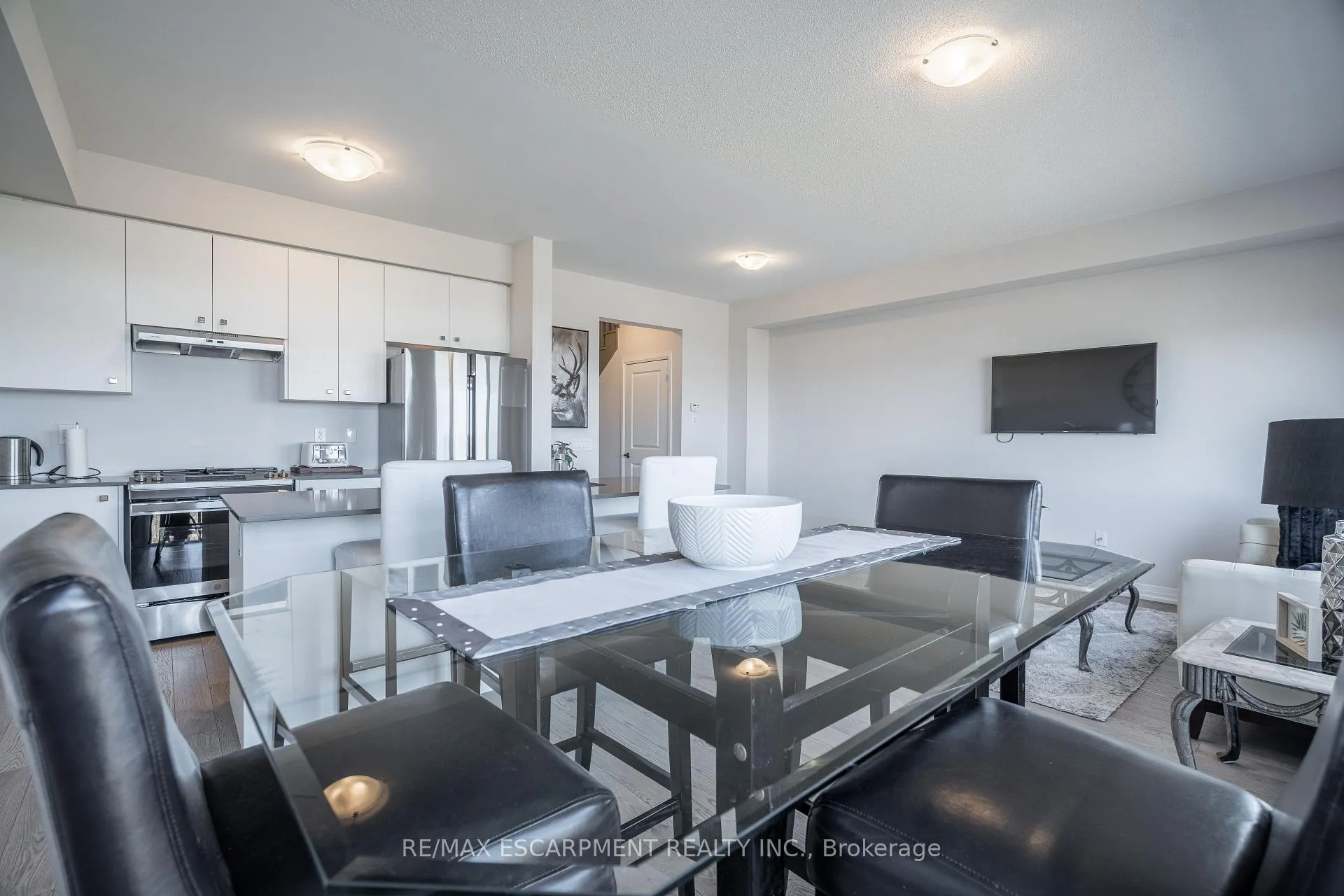 Photo 15 of 44 Freedom Crescent, Hamilton, Mount Hope — HOMEH
