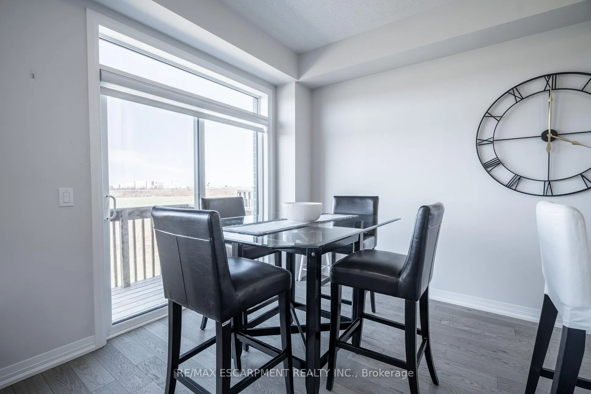 Photo 16 of 44 Freedom Crescent, Hamilton, Mount Hope — HOMEH