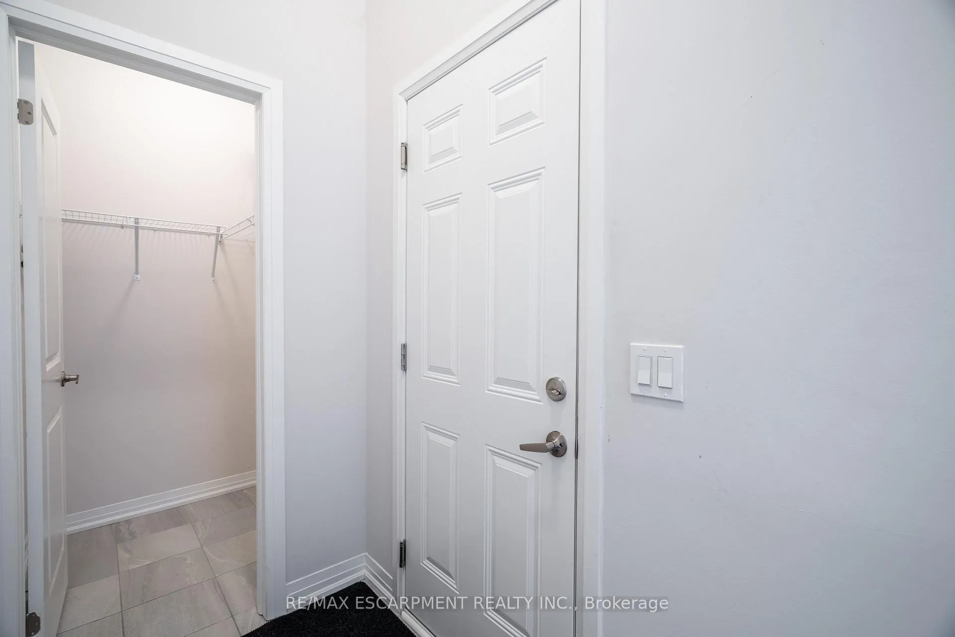 Photo 17 of 44 Freedom Crescent, Hamilton, Mount Hope — HOMEH